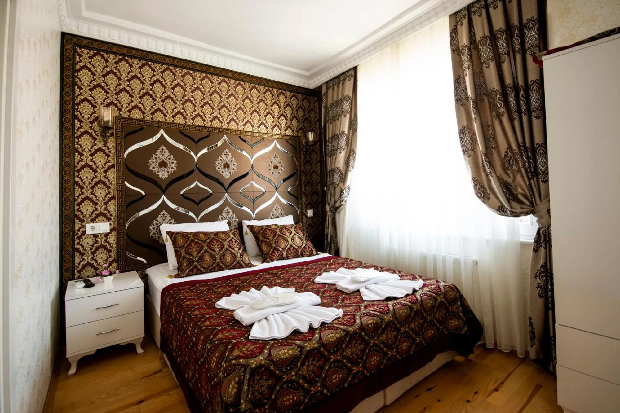 Bed in Paris Garden Hotel Istanbul