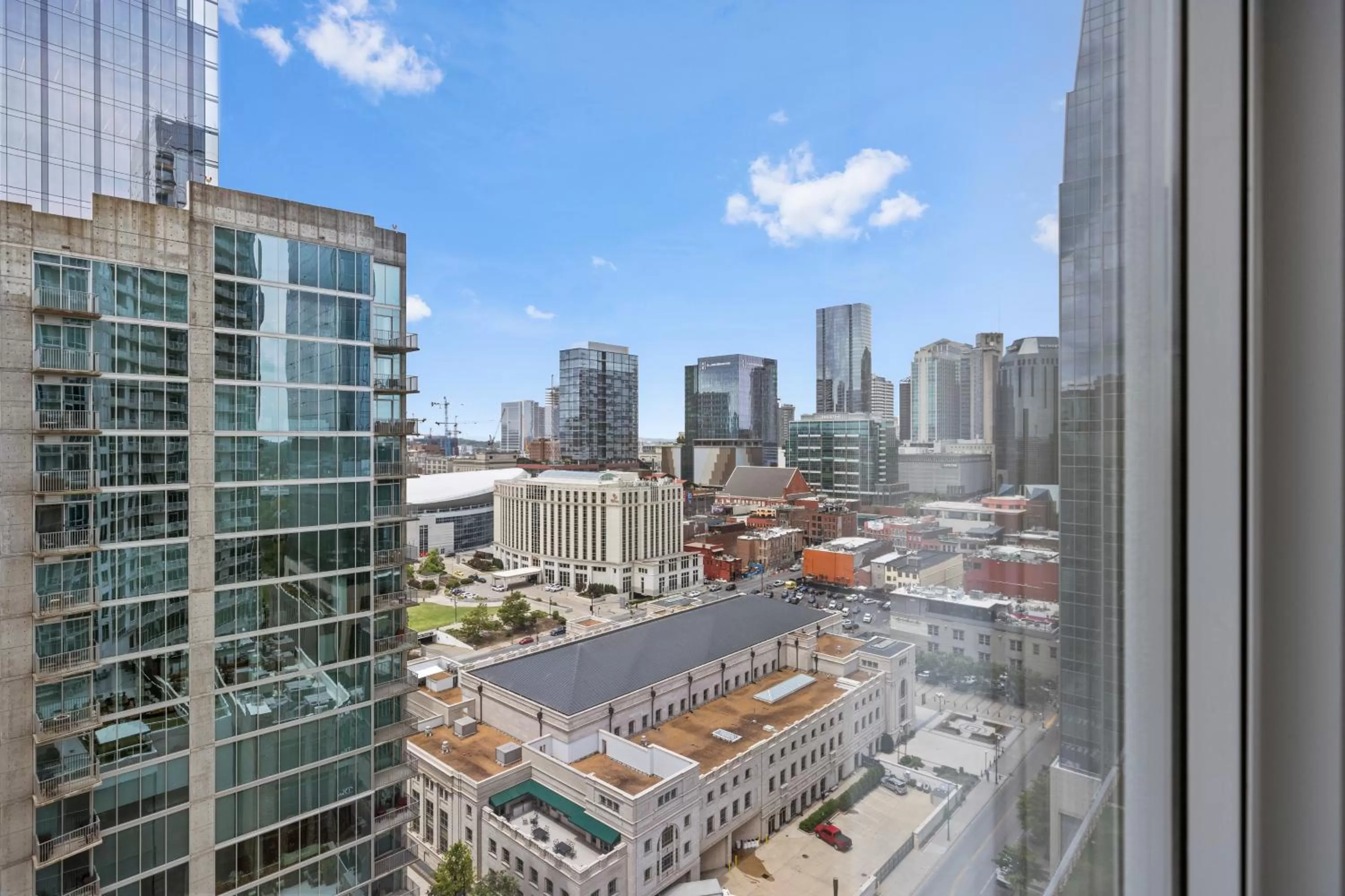 City view in Placemakr Premier SoBro