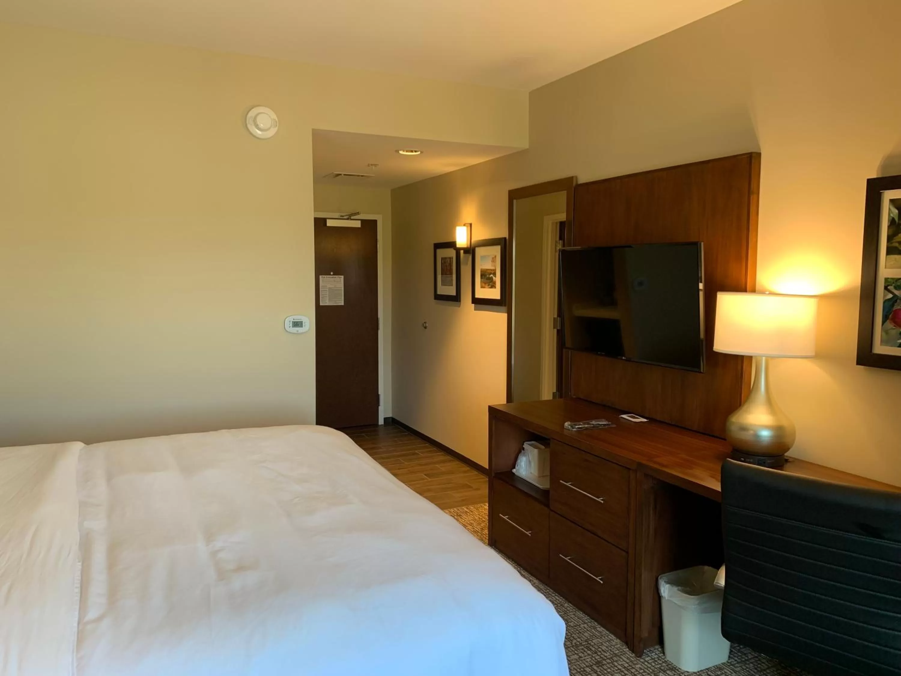 Bed in Comfort Inn & Suites Clarkston Pine Knob Area