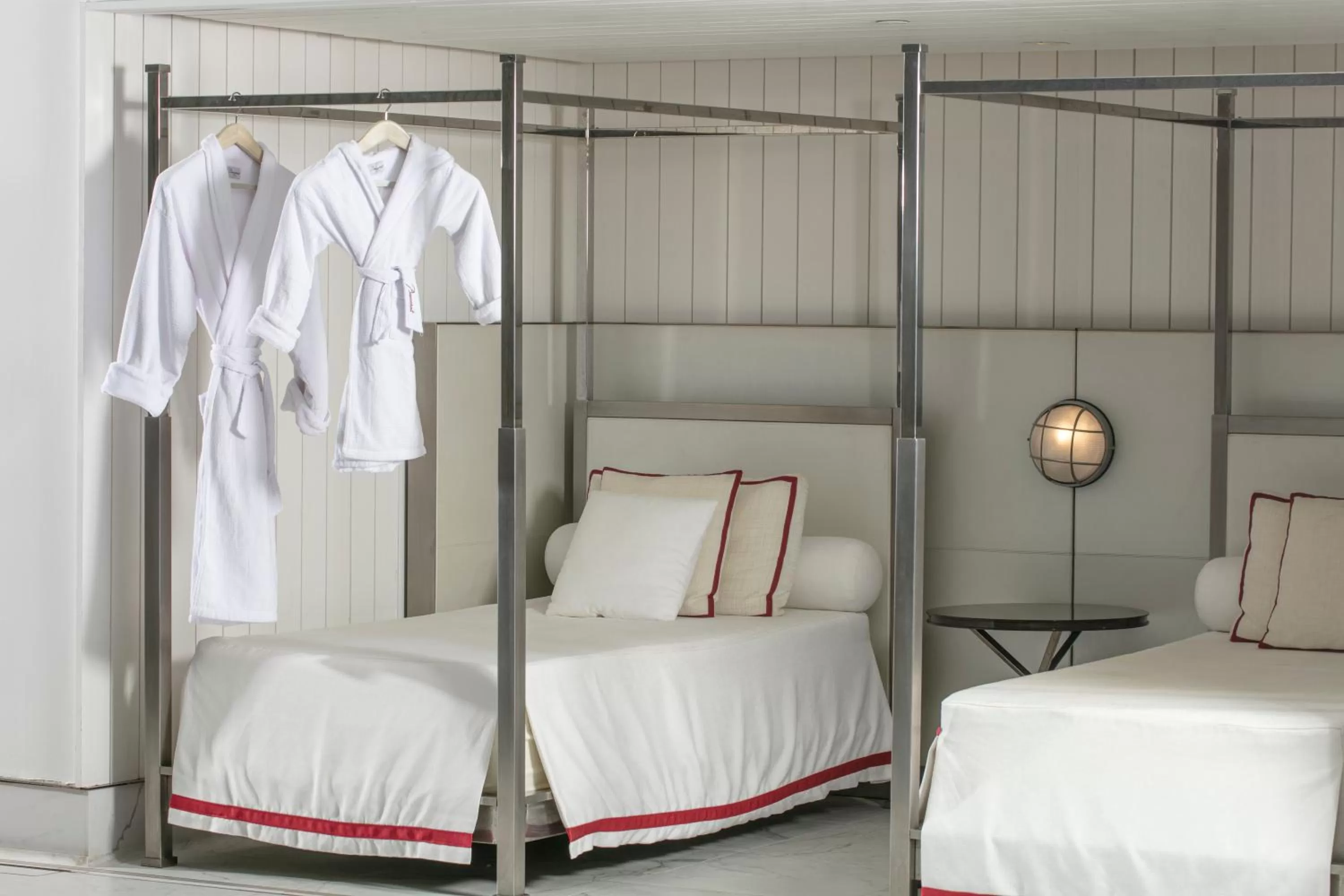 Spa and wellness centre/facilities, Bed in Baccarat Hotel and Residences New York