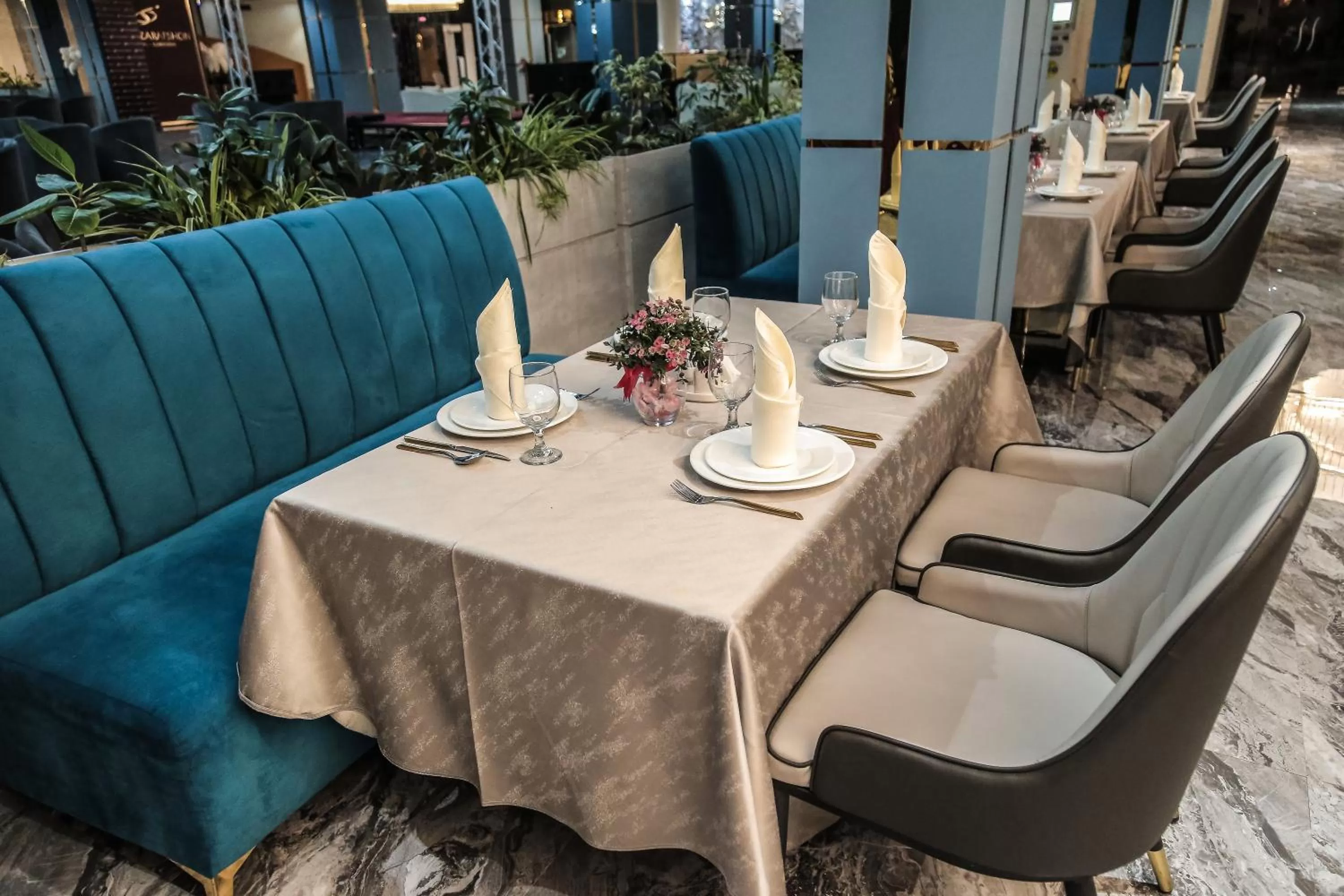 Restaurant/Places to Eat in Sahid Zarafshon