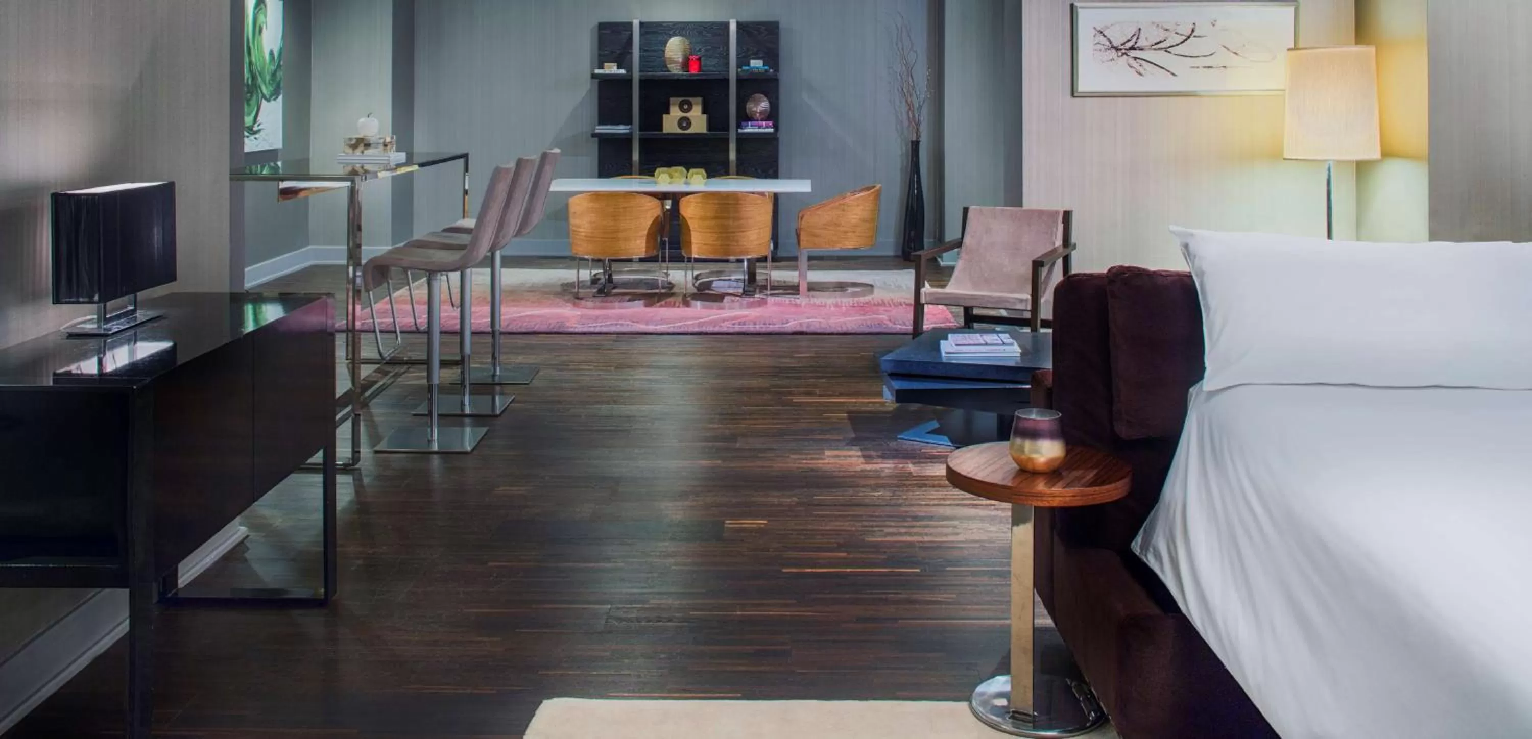 Photo of the whole room, Bed in Hyatt Grand Central New York