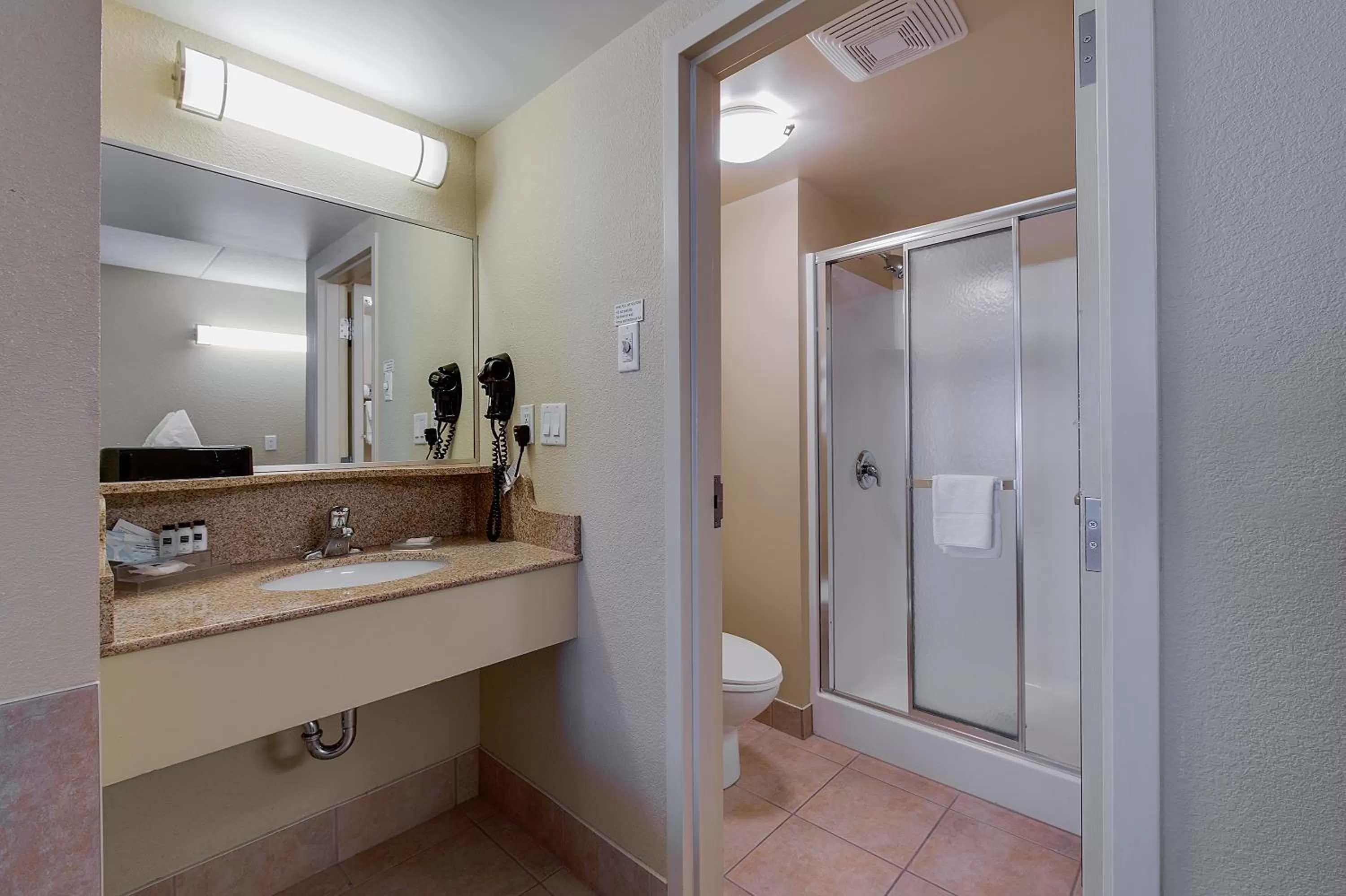 Shower in Country Inn & Suites by Radisson, Niagara Falls, ON