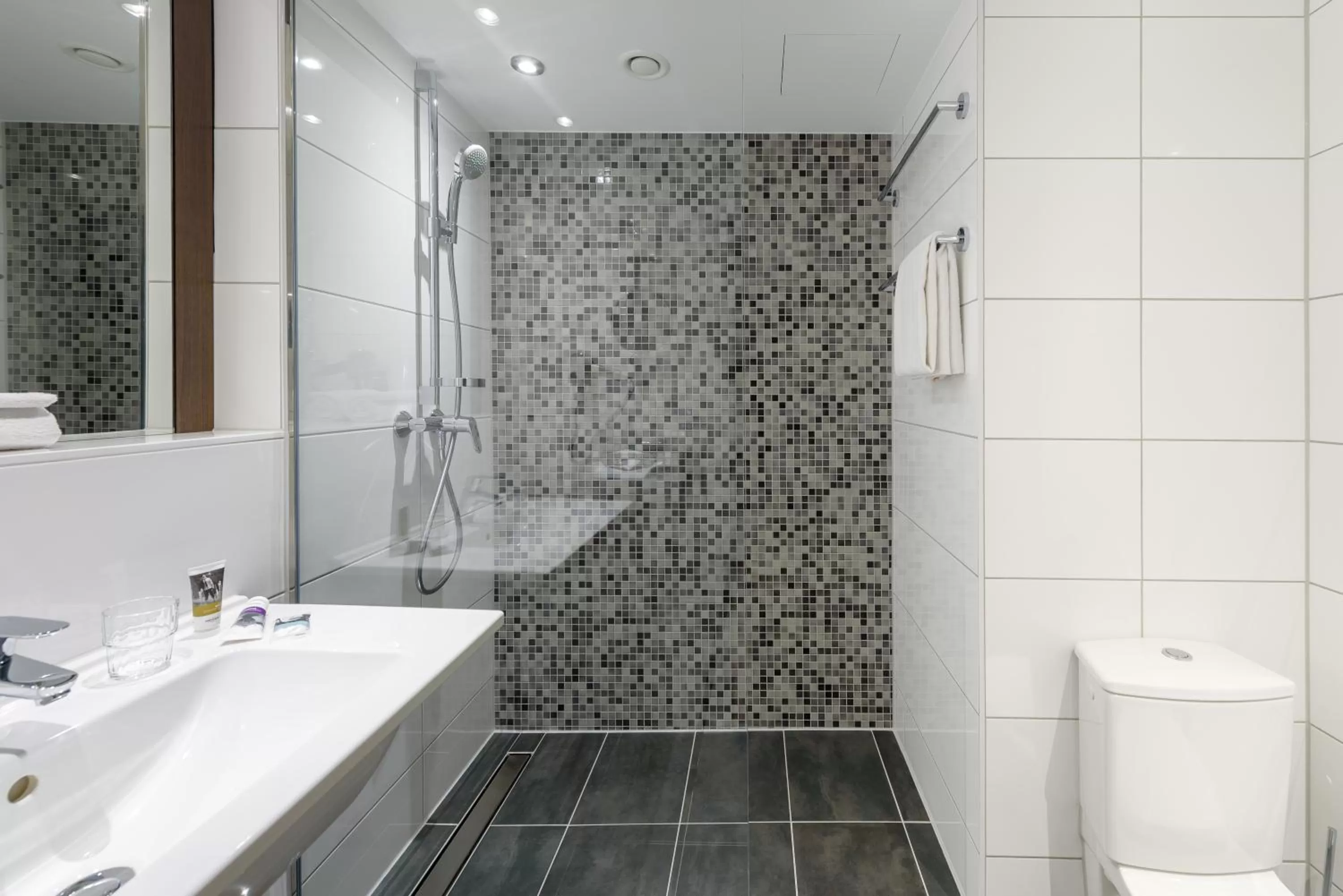 Bathroom in Fürther Hotel Mercure Nürnberg West