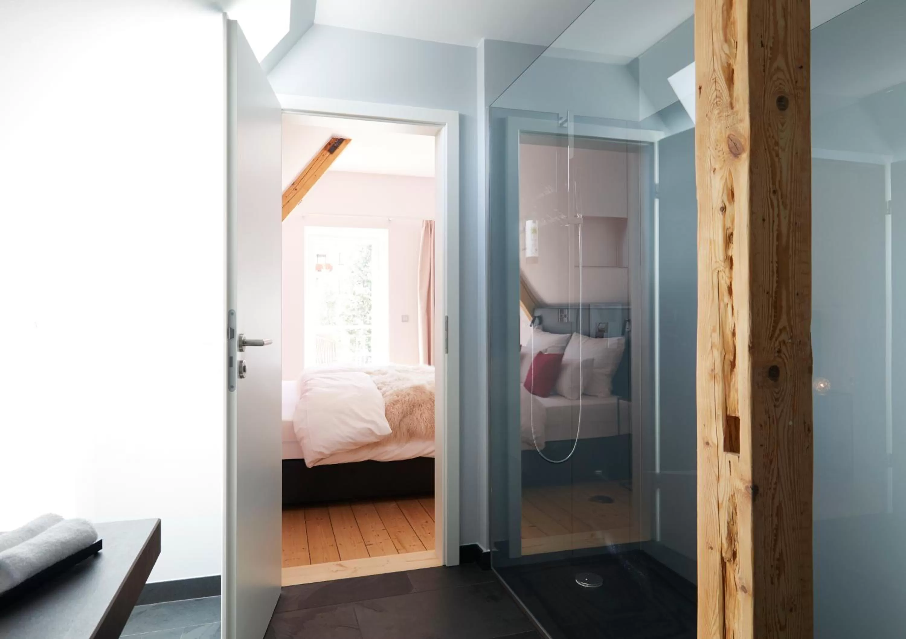 Bathroom, Bed in LIONO BoutiqueHotel