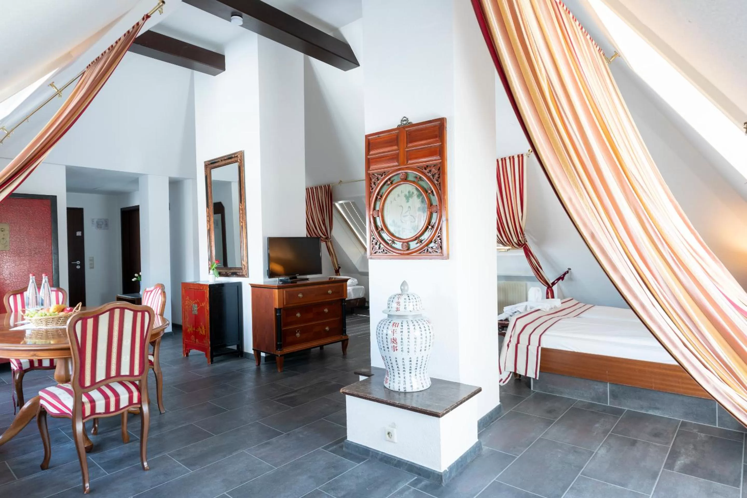 Staff, Bed in Hotel Astoria am Urachplatz