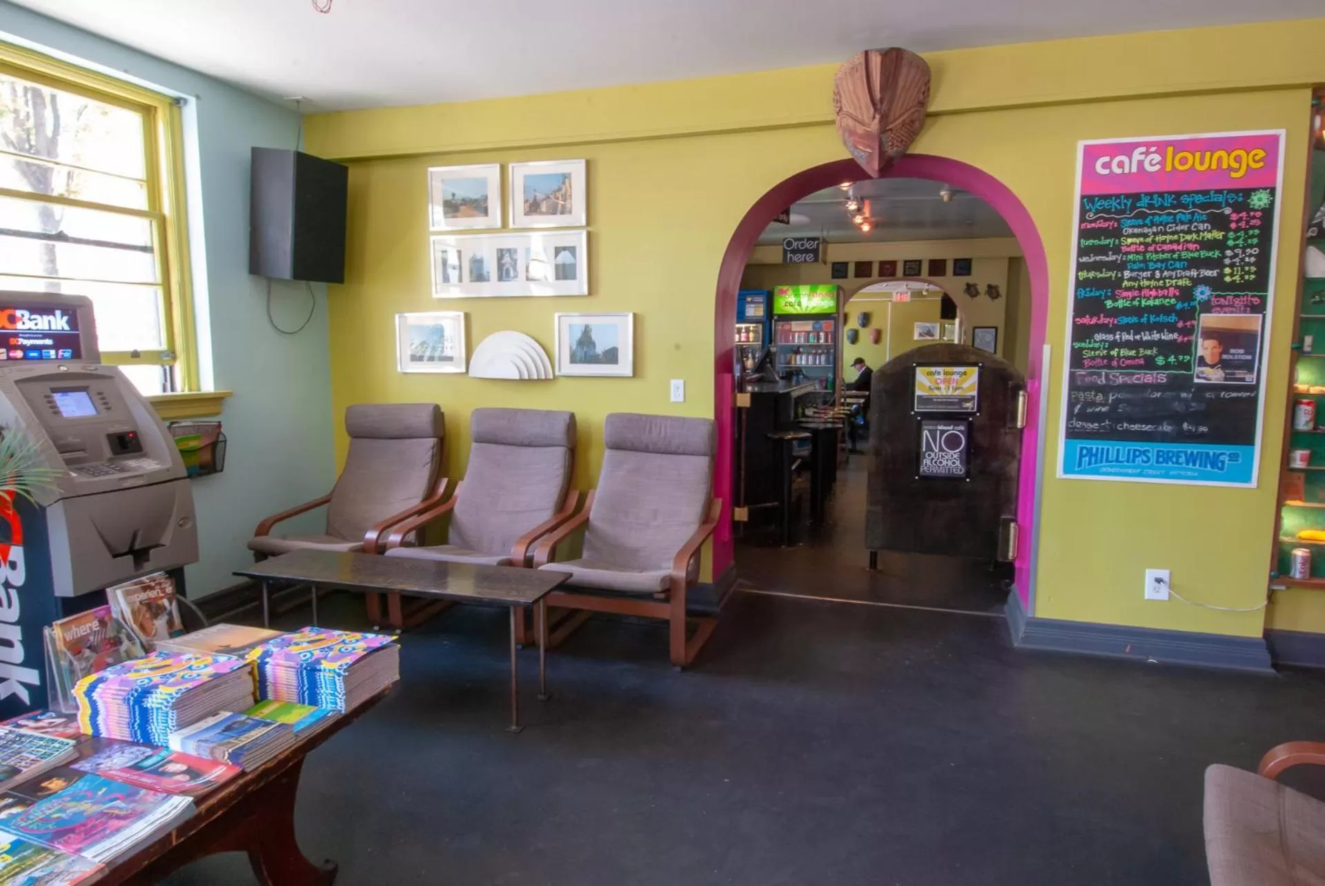 Lobby or reception in Ocean Island Inn | Backpackers | Suites