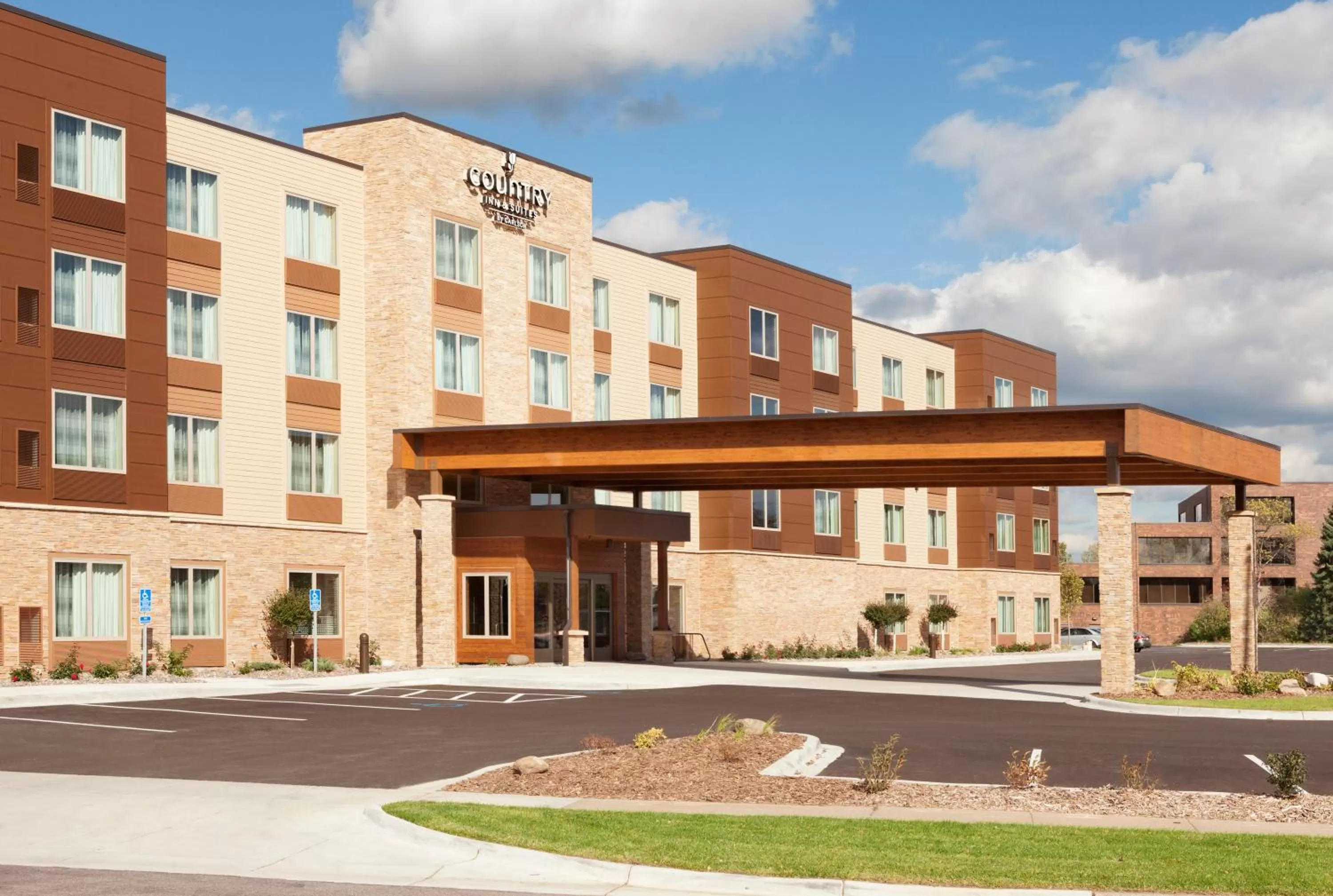 Facade/entrance in Country Inn & Suites by Radisson Roseville - St Paul