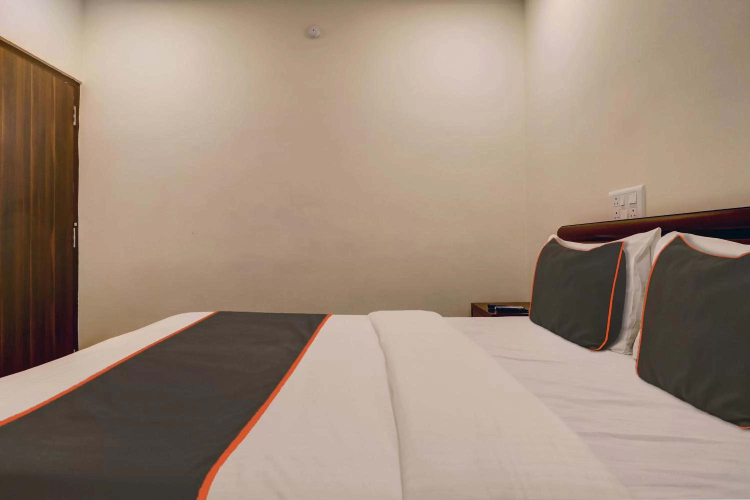 Bedroom, Bed in Super OYO Collection O Halcyon Madhapur