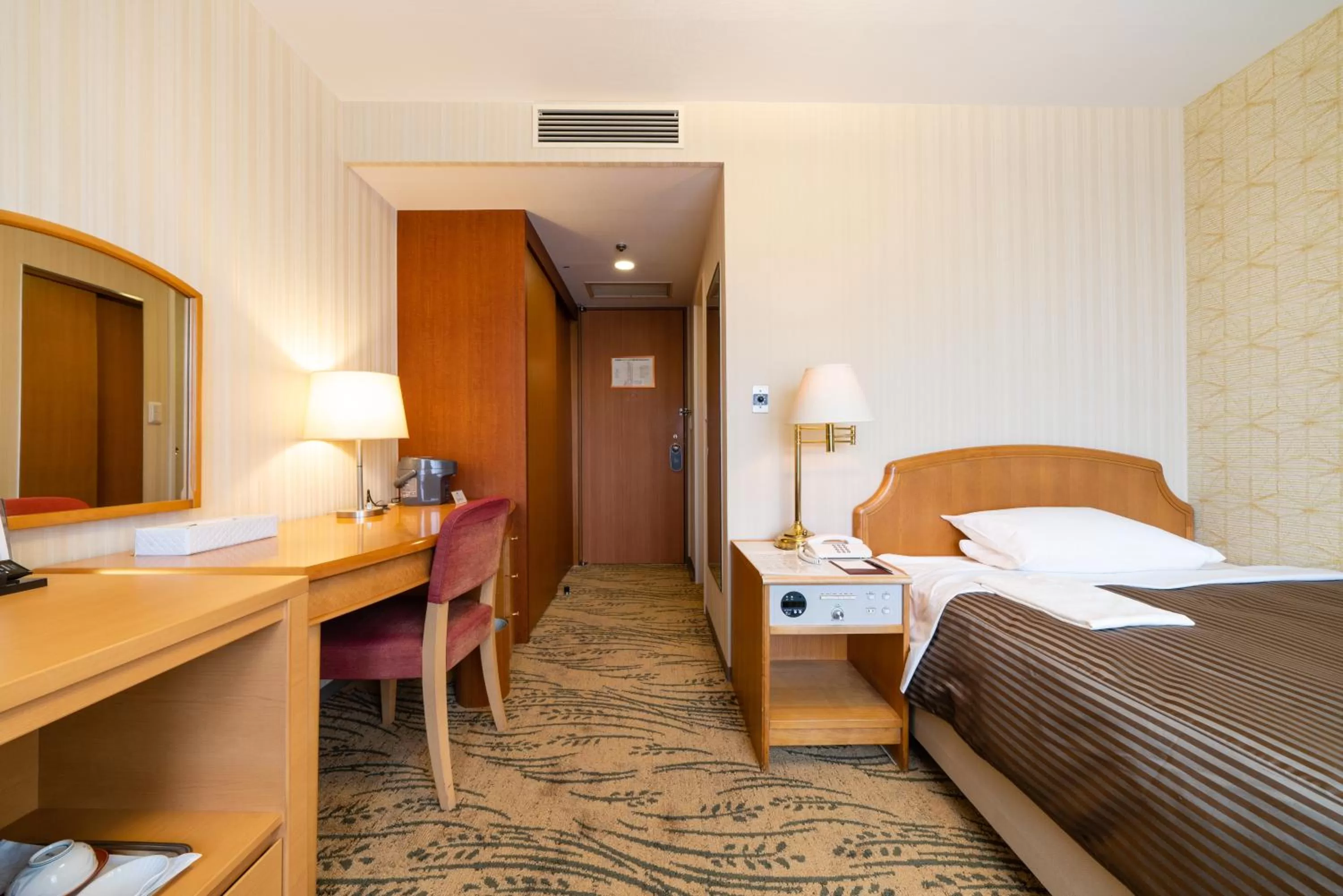 Economy Double Room - Non-Smoking in Hotel Okura Niigata