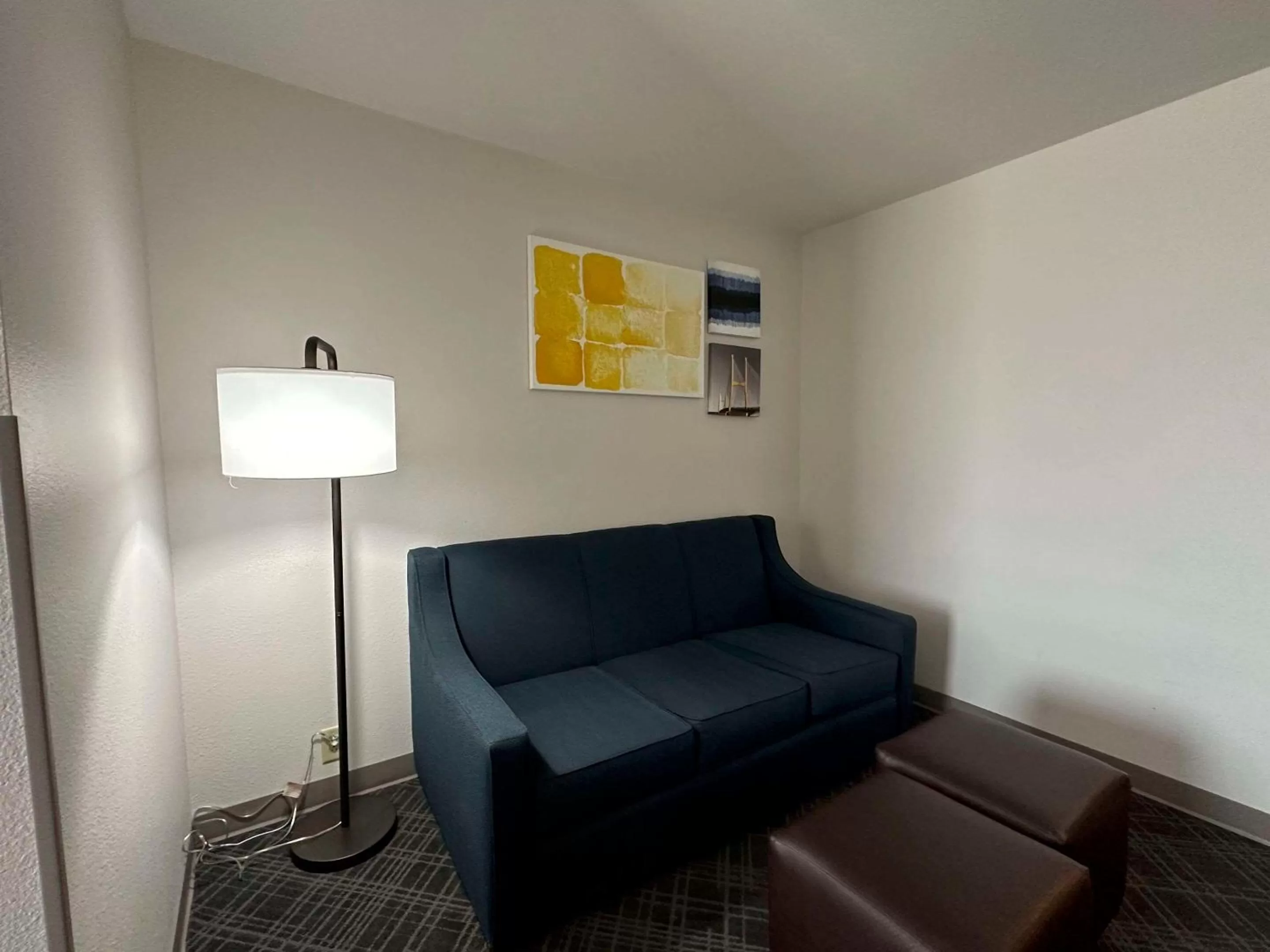 Bedroom in Comfort Suites Jackson-Cape Girardeau