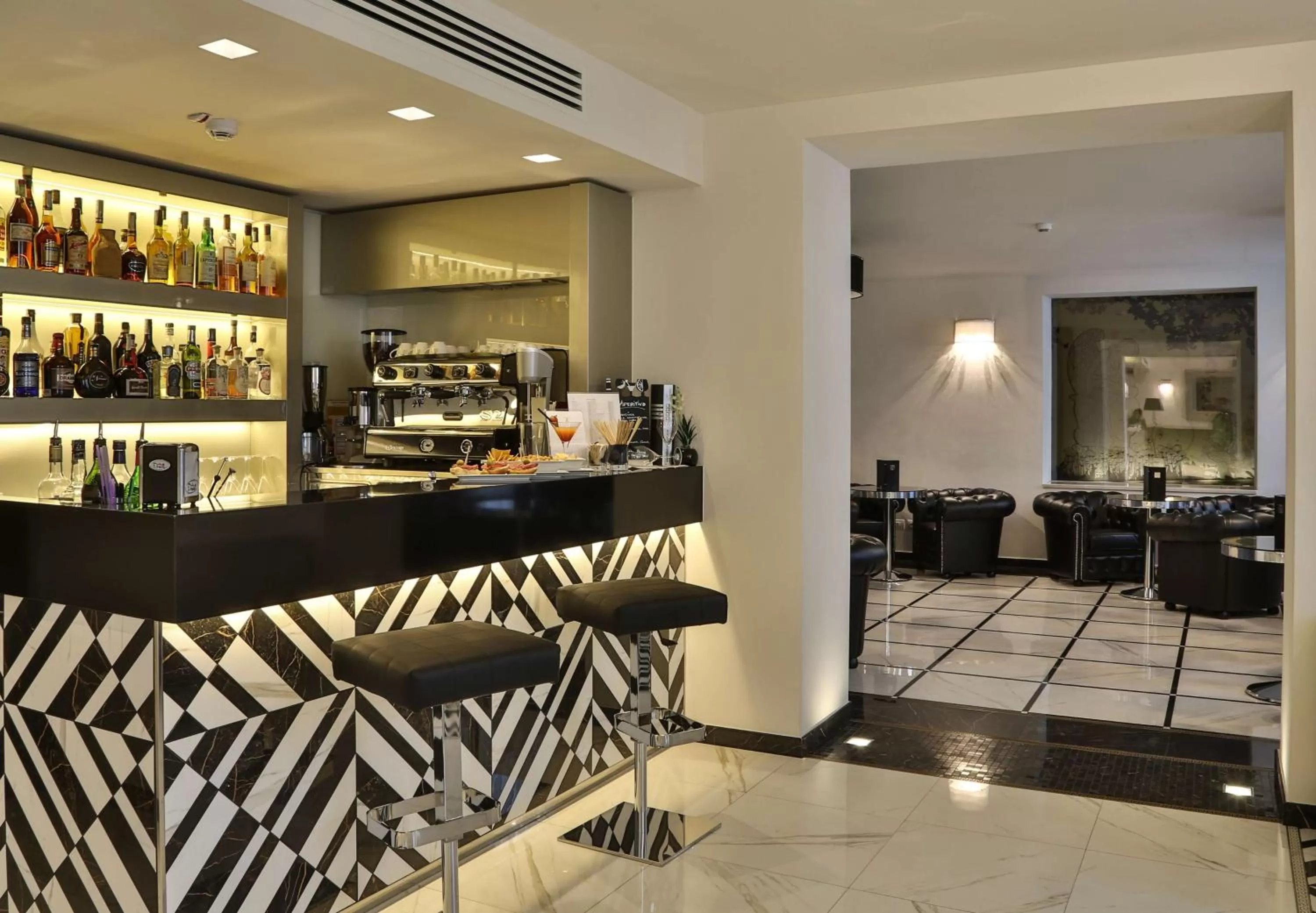 Lounge or bar in Best Western Premier Milano Palace Hotel