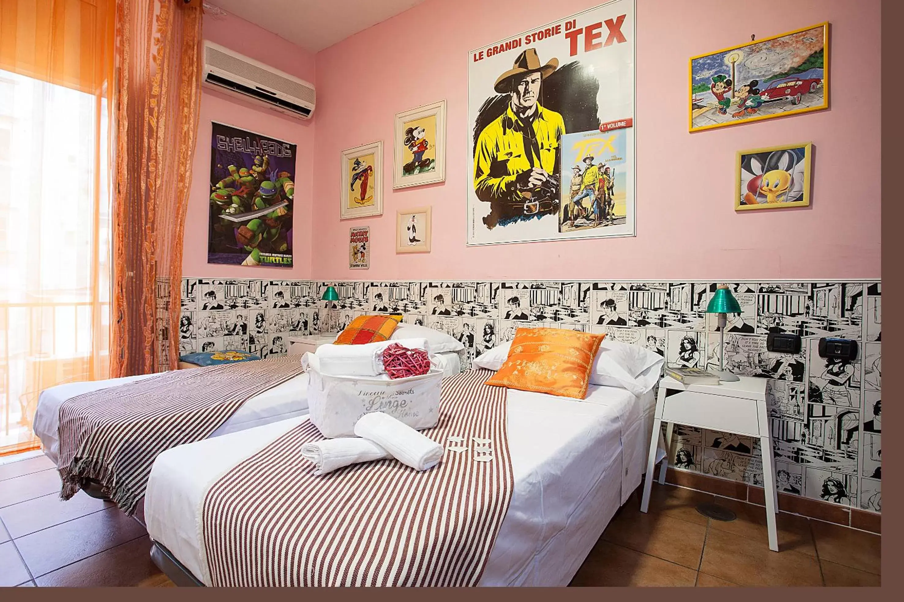 Standard Twin Room in Hotel Cineholiday Standard Twin Room in Hotel Cineholiday