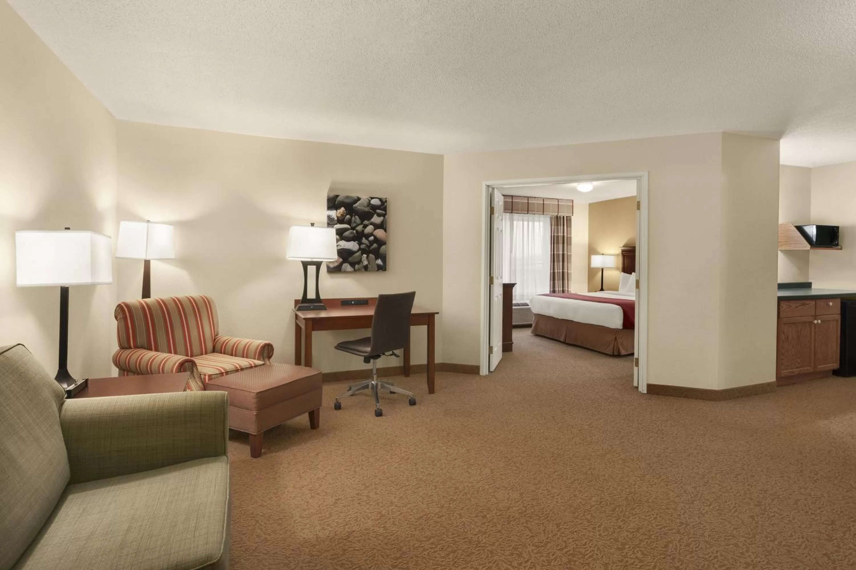Photo of the whole room, Bed in Country Inn & Suites by Radisson, Ames, IA