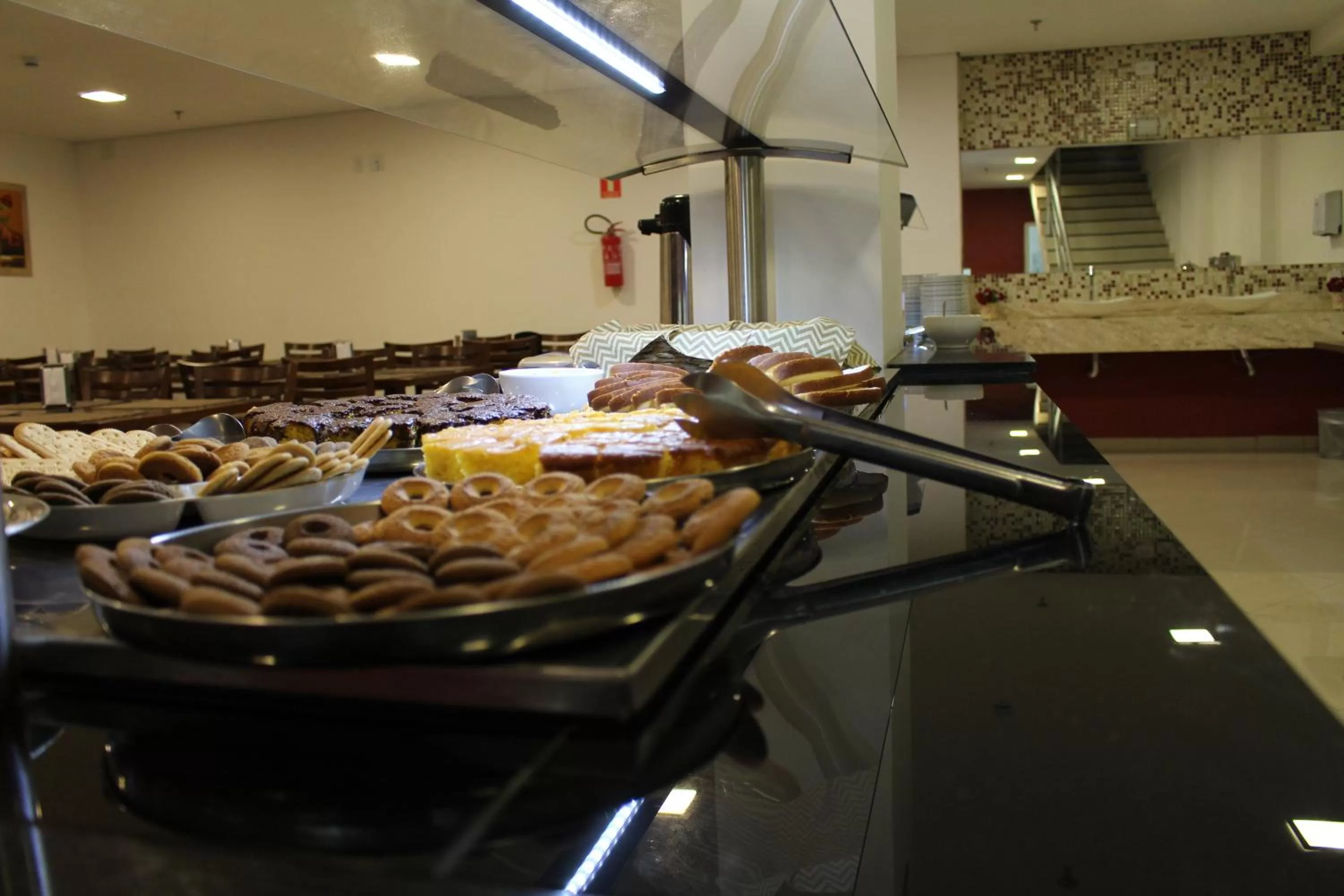 Buffet breakfast, BBQ Facilities in Ágape Hotel De Aparecida