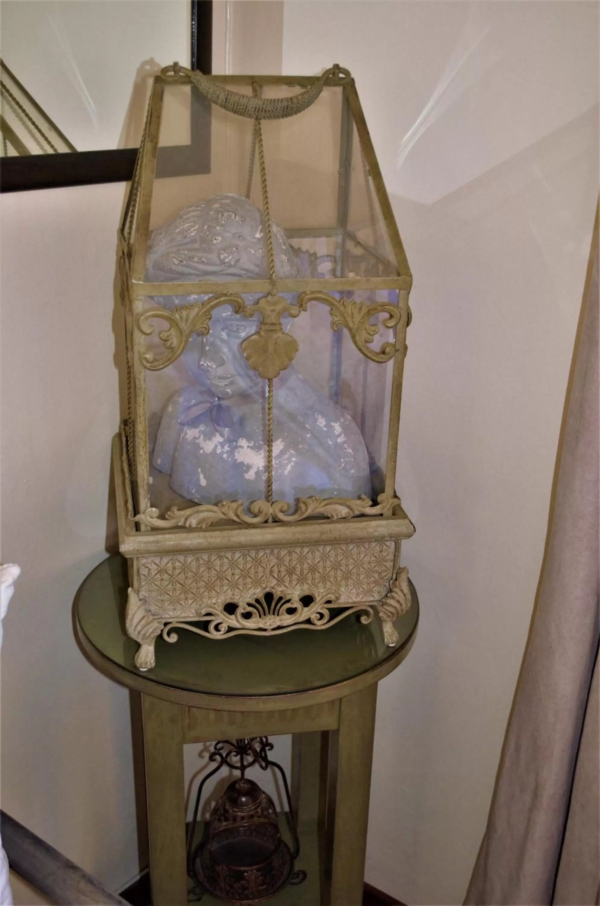 Decorative detail in 79 On Ridge