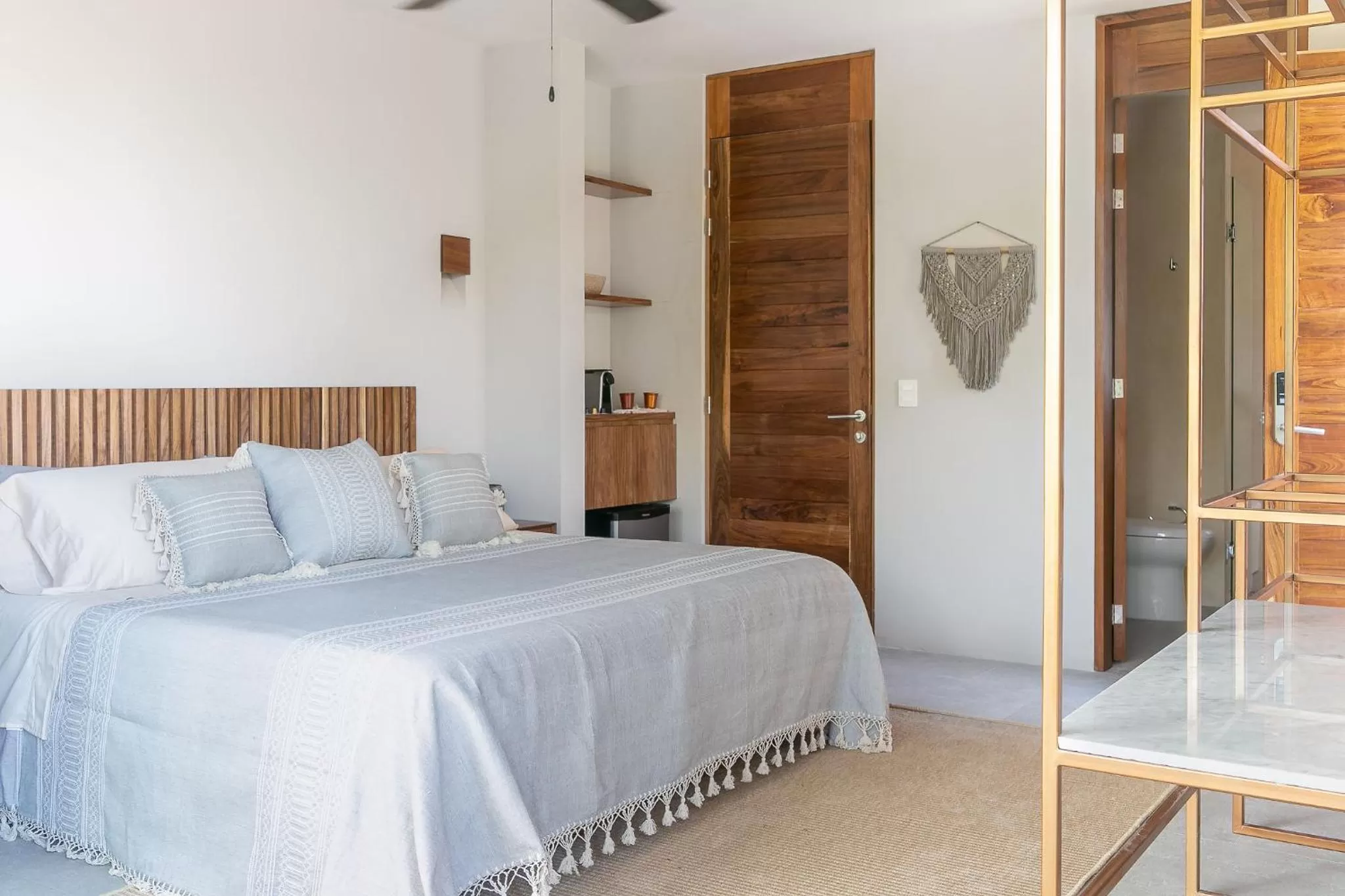 Bedroom, Bed in Zereno Tulum Beach Club Access