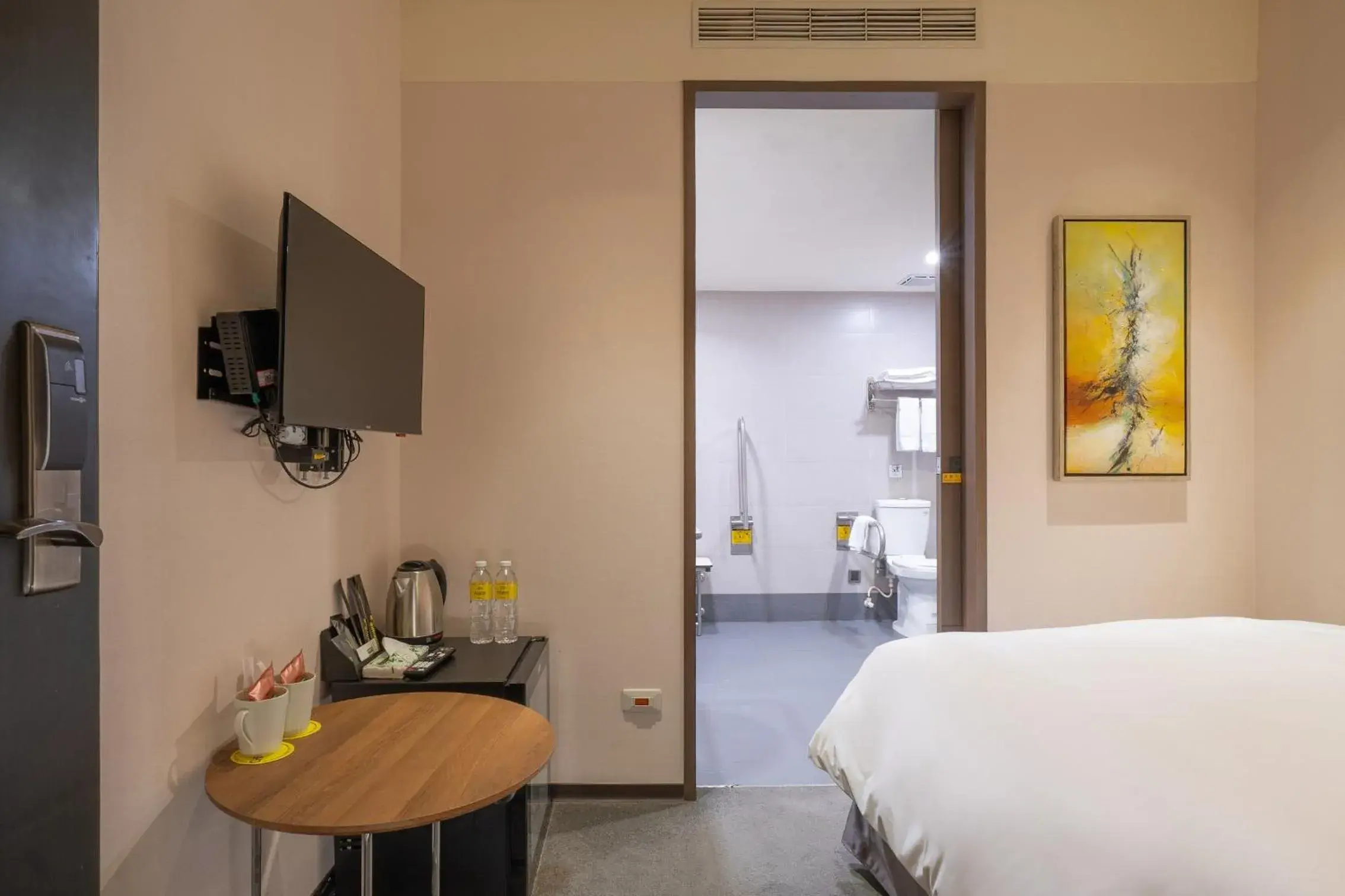 Accessible Double Room - No Window in CHECK inn Taipei Xinyi (Quarantine Hotel) Accessible Double Room - No Window in CHECK inn Taipei Xinyi (Quarantine Hotel)