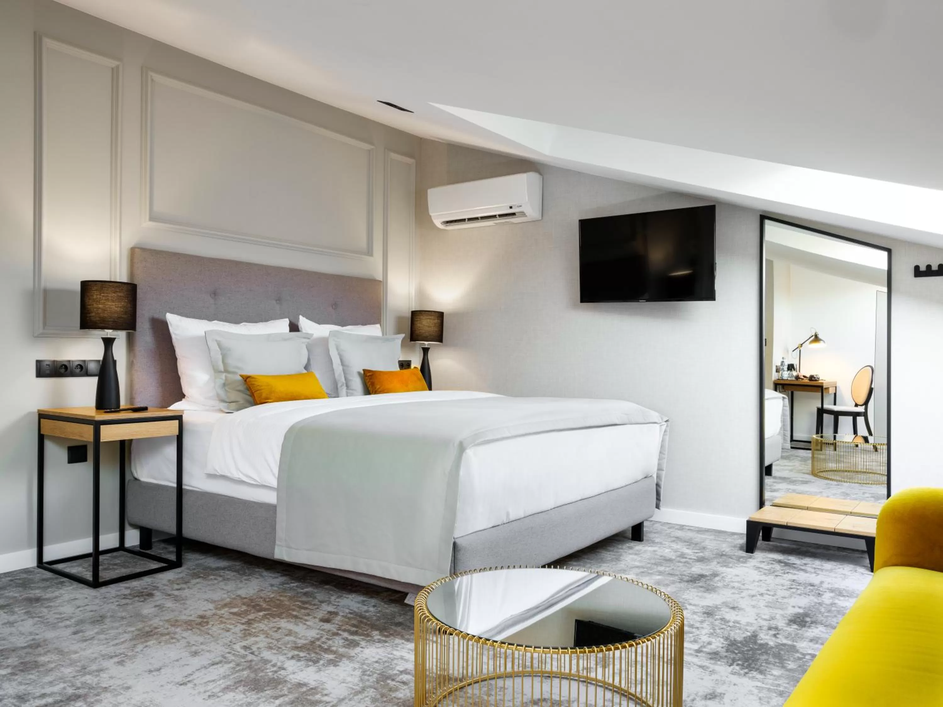 Bed in Hotel Wawel Queen