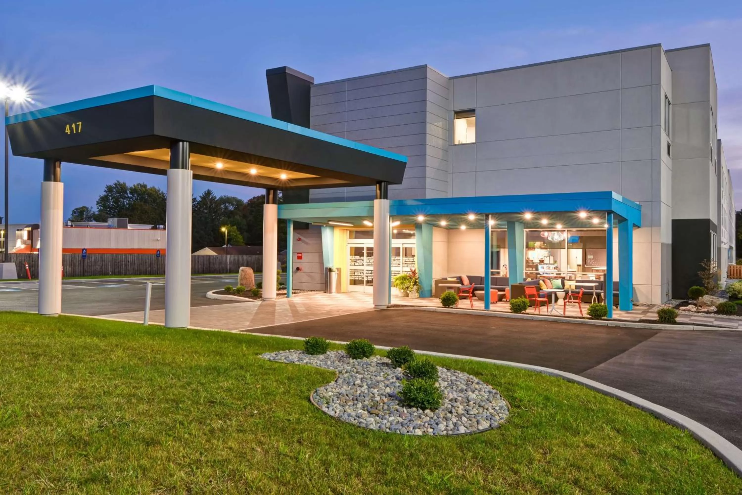 Property building in Tru by Hilton Syracuse North Airport Area