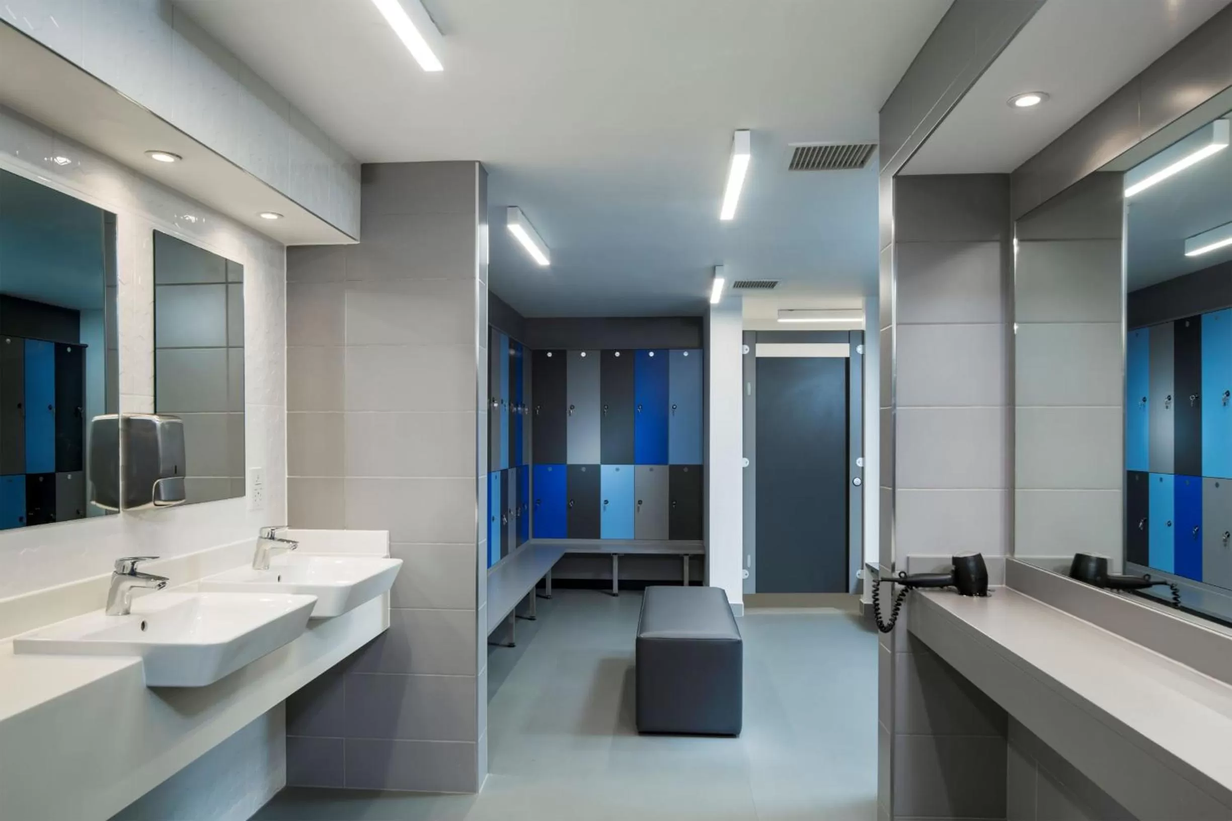 Fitness centre/facilities in Radisson Hotel and Conference Centre London Heathrow