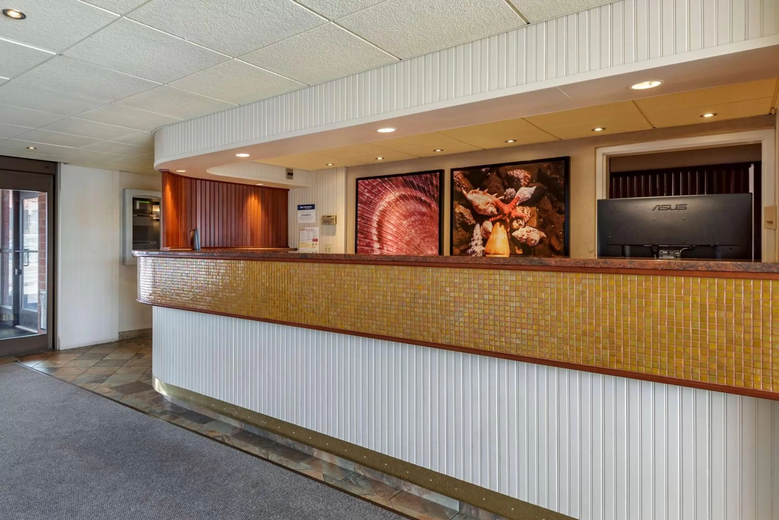 Lobby or reception in Best Western Plus Oswego Hotel and Conference Center