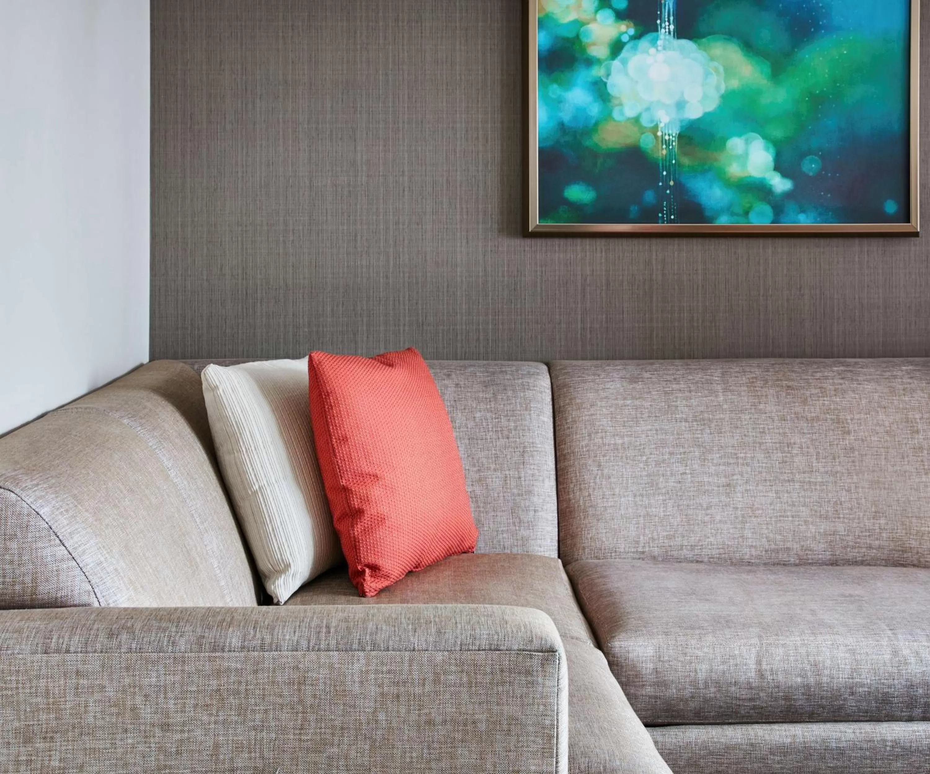 Photo of the whole room in Hyatt Place Chicago River North