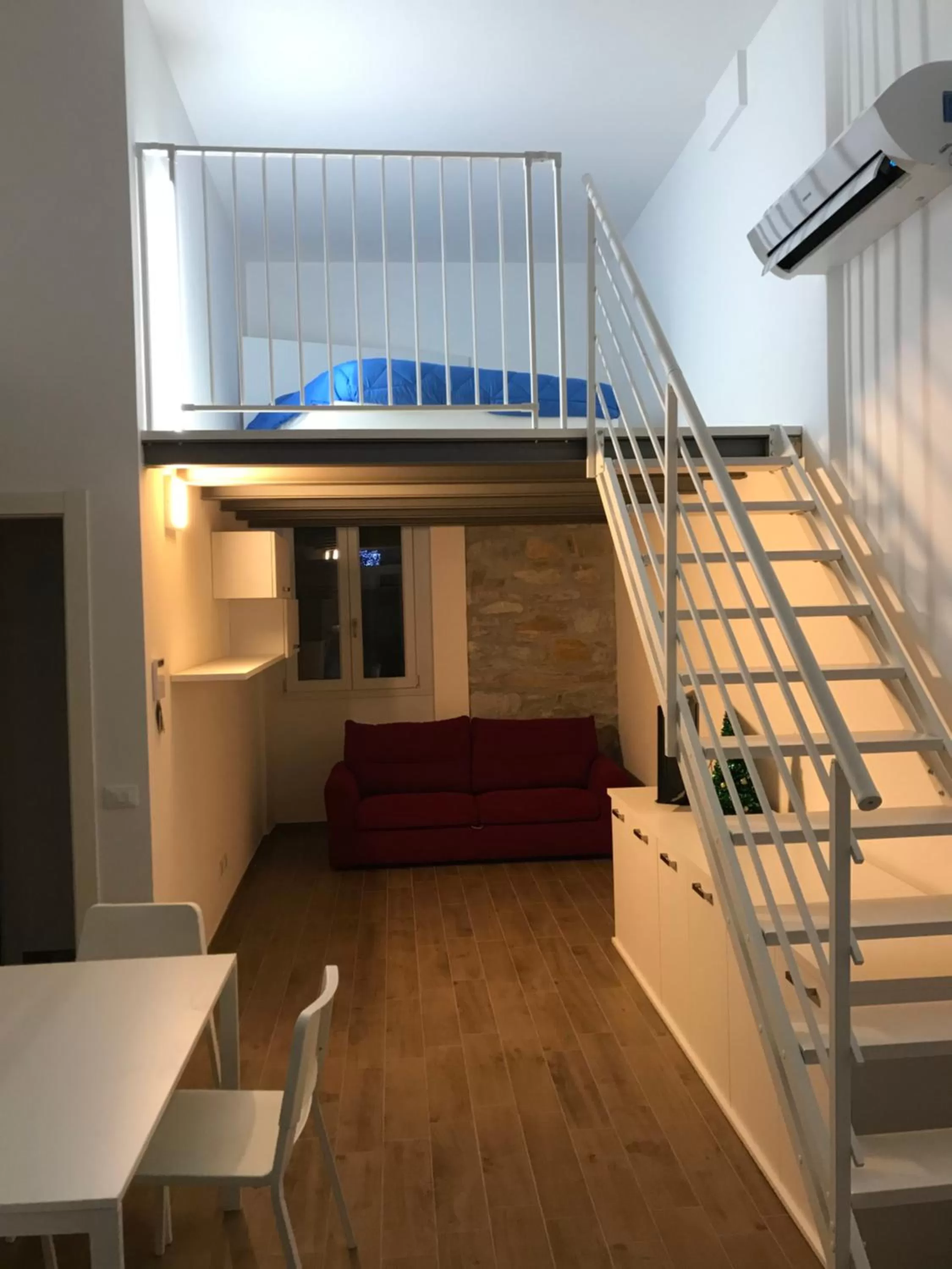 Photo of the whole room in Villa Canepa