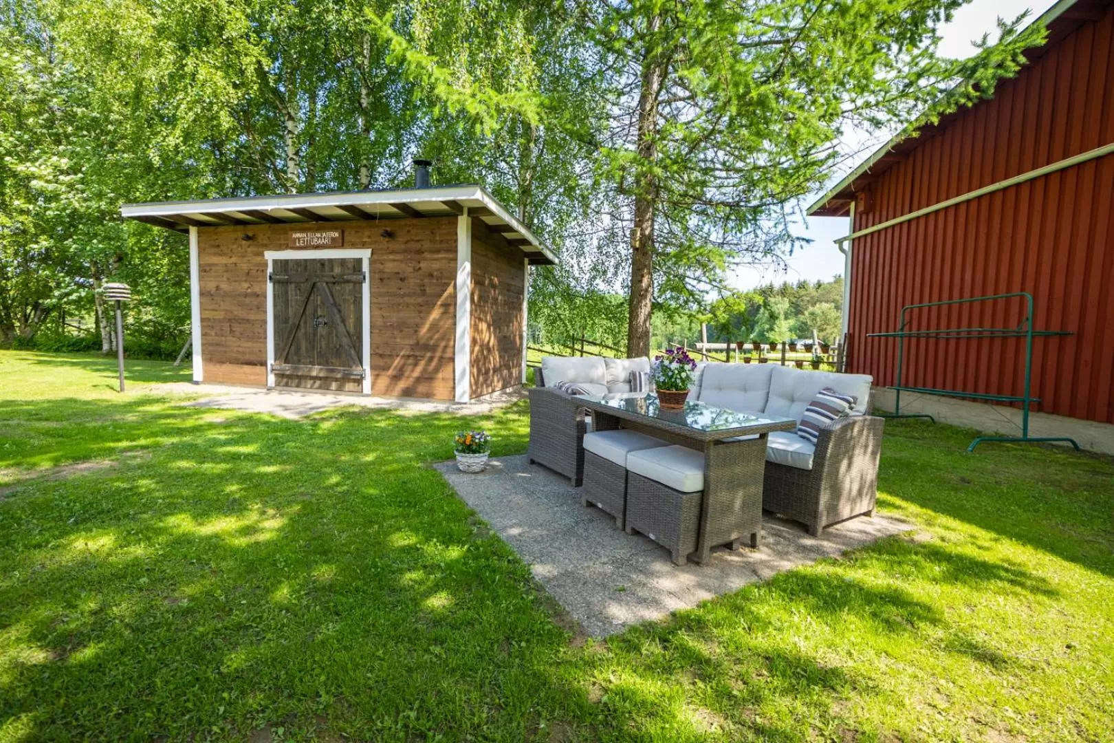 Neighbourhood in B&B Lomamokkila