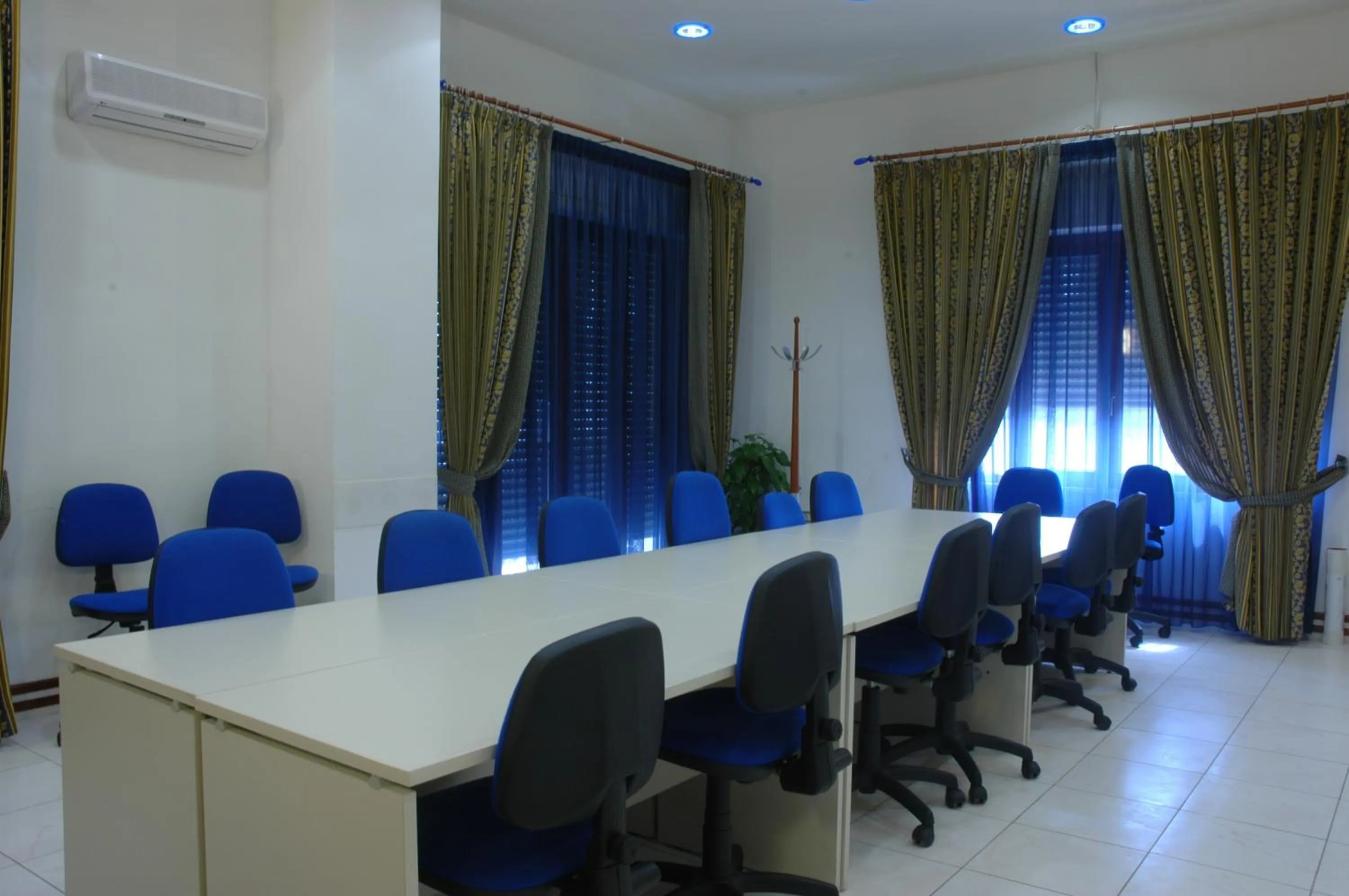 Business facilities in Hotel Niagara