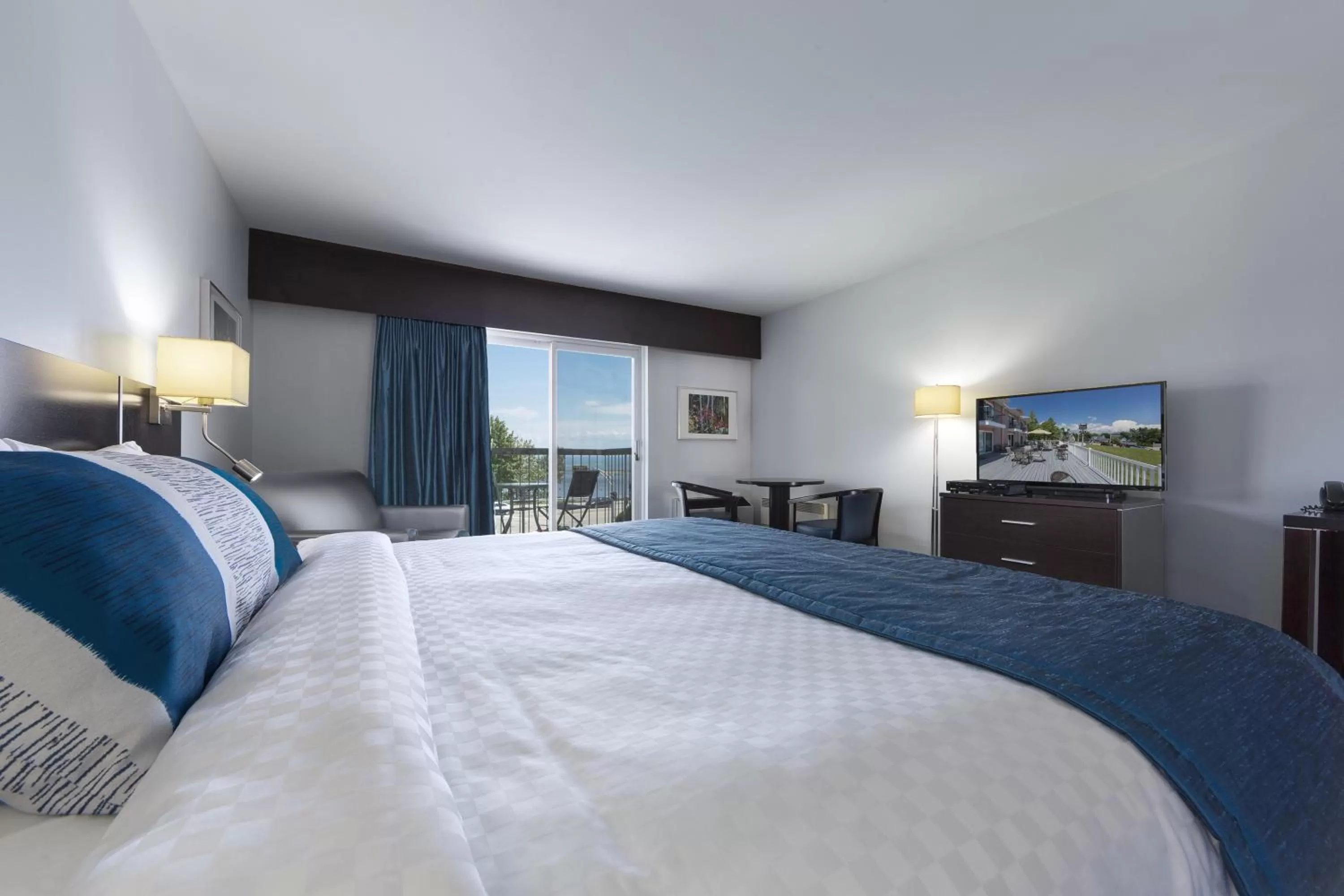 Photo of the whole room, Bed in Hôtel-Motel Castel de la Mer