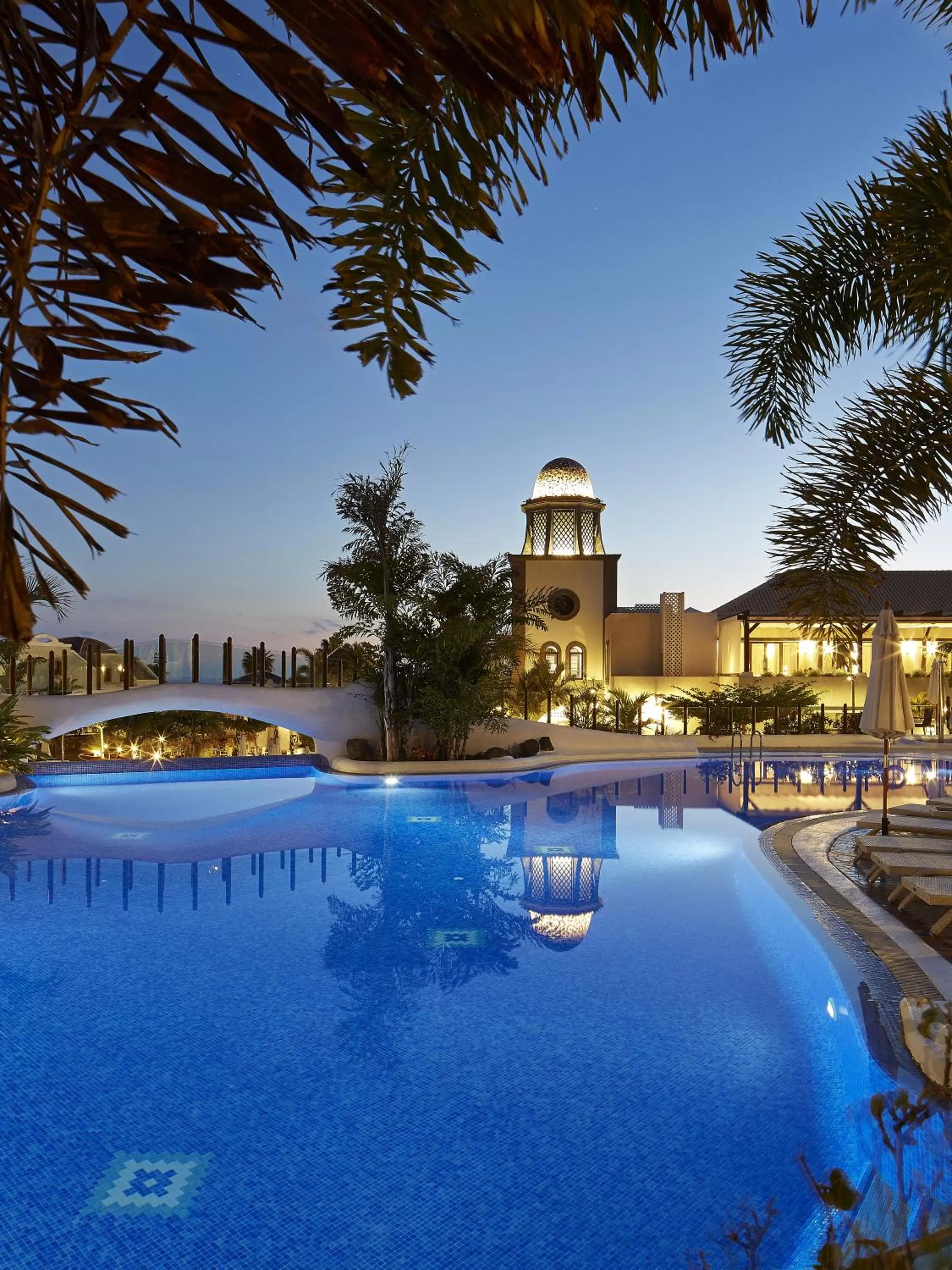 Swimming pool in Hotel Suite Villa Maria