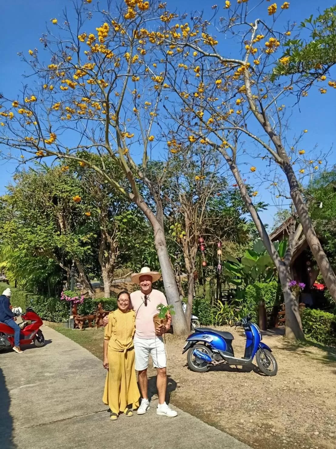 People in Pura Vida Pai Resort