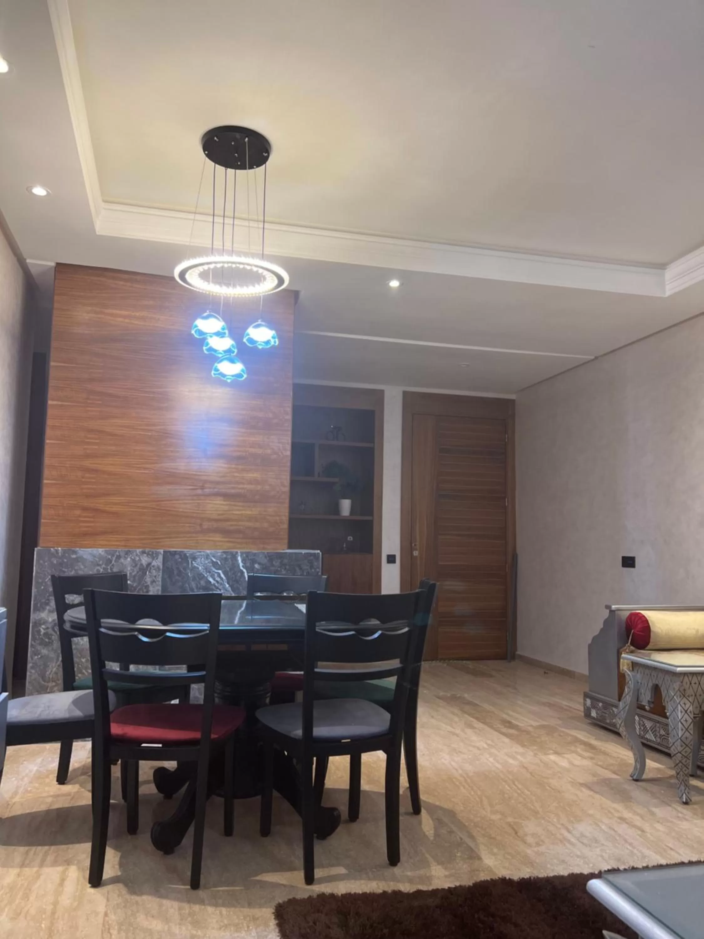 Dining area in Luxury apartment 2