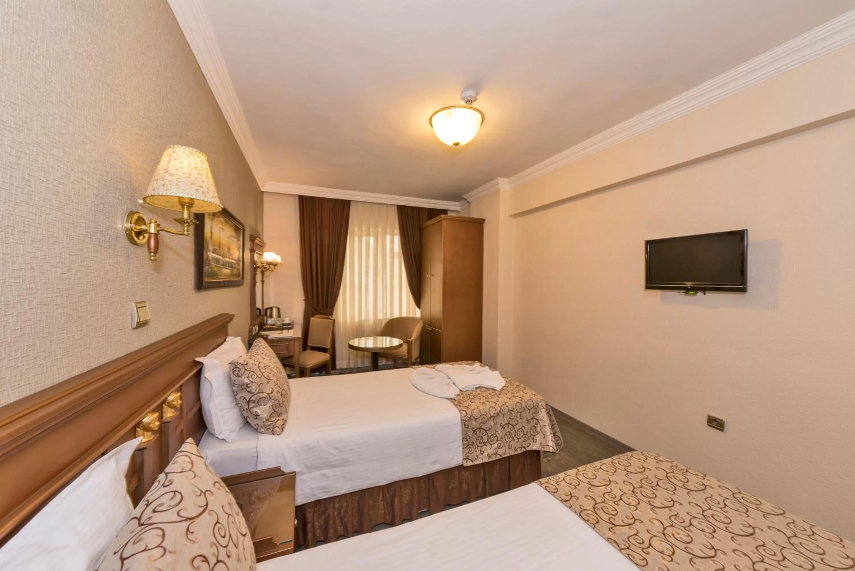 Bed in Laleli Gonen Hotel