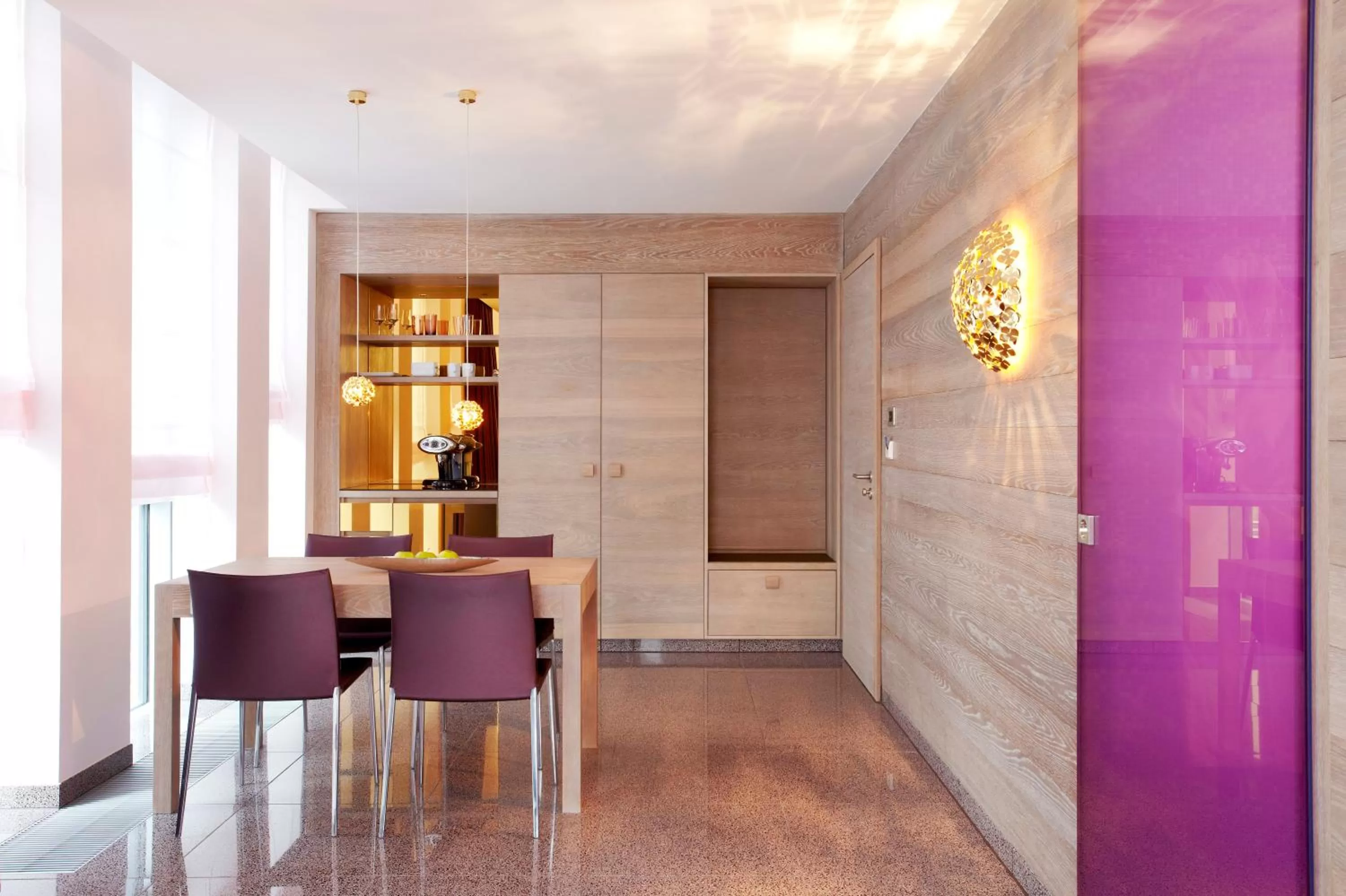 Photo of the whole room, Dining Area in abito Suites