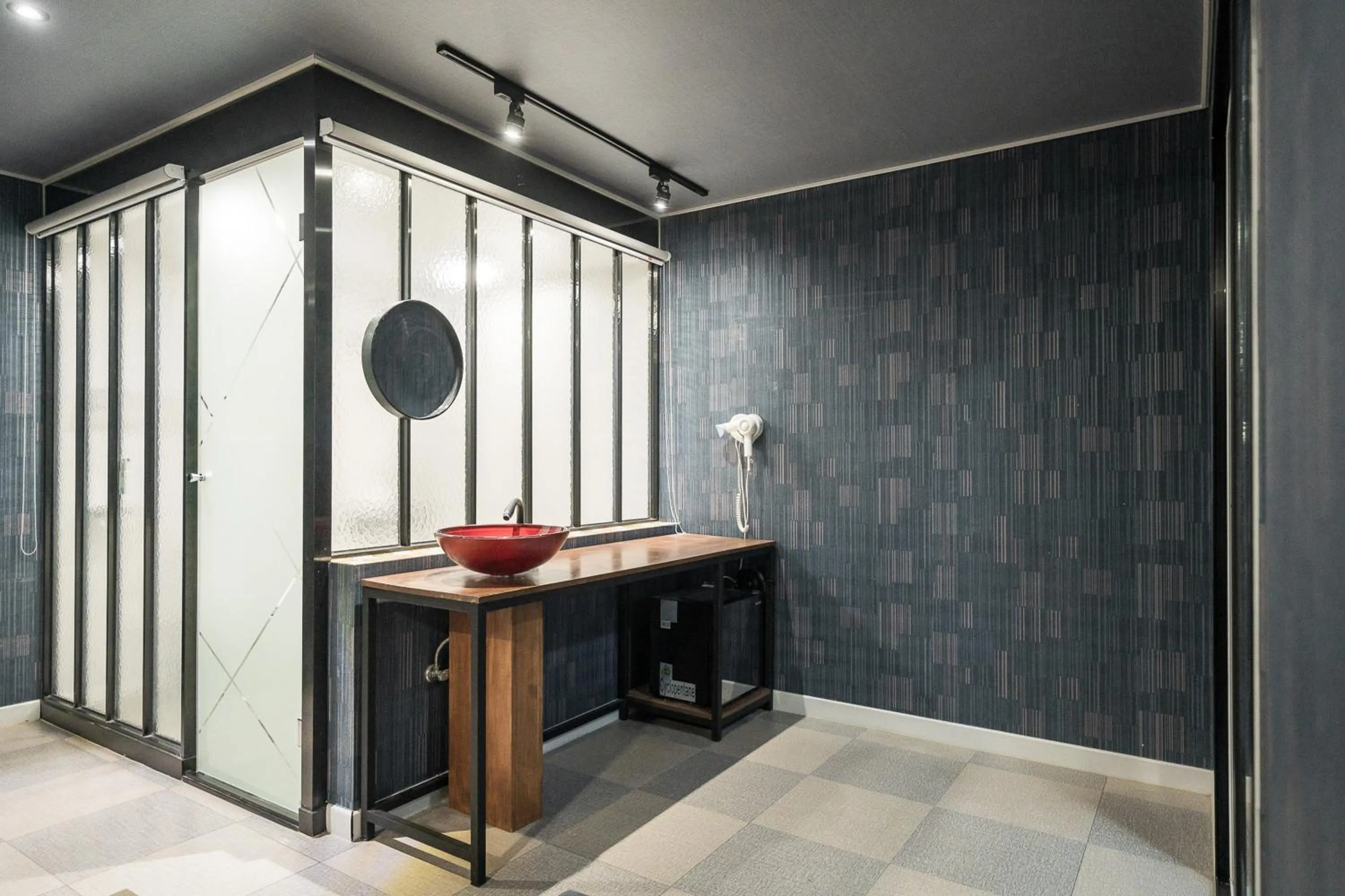 Photo of the whole room in Malu Hotel Suwon