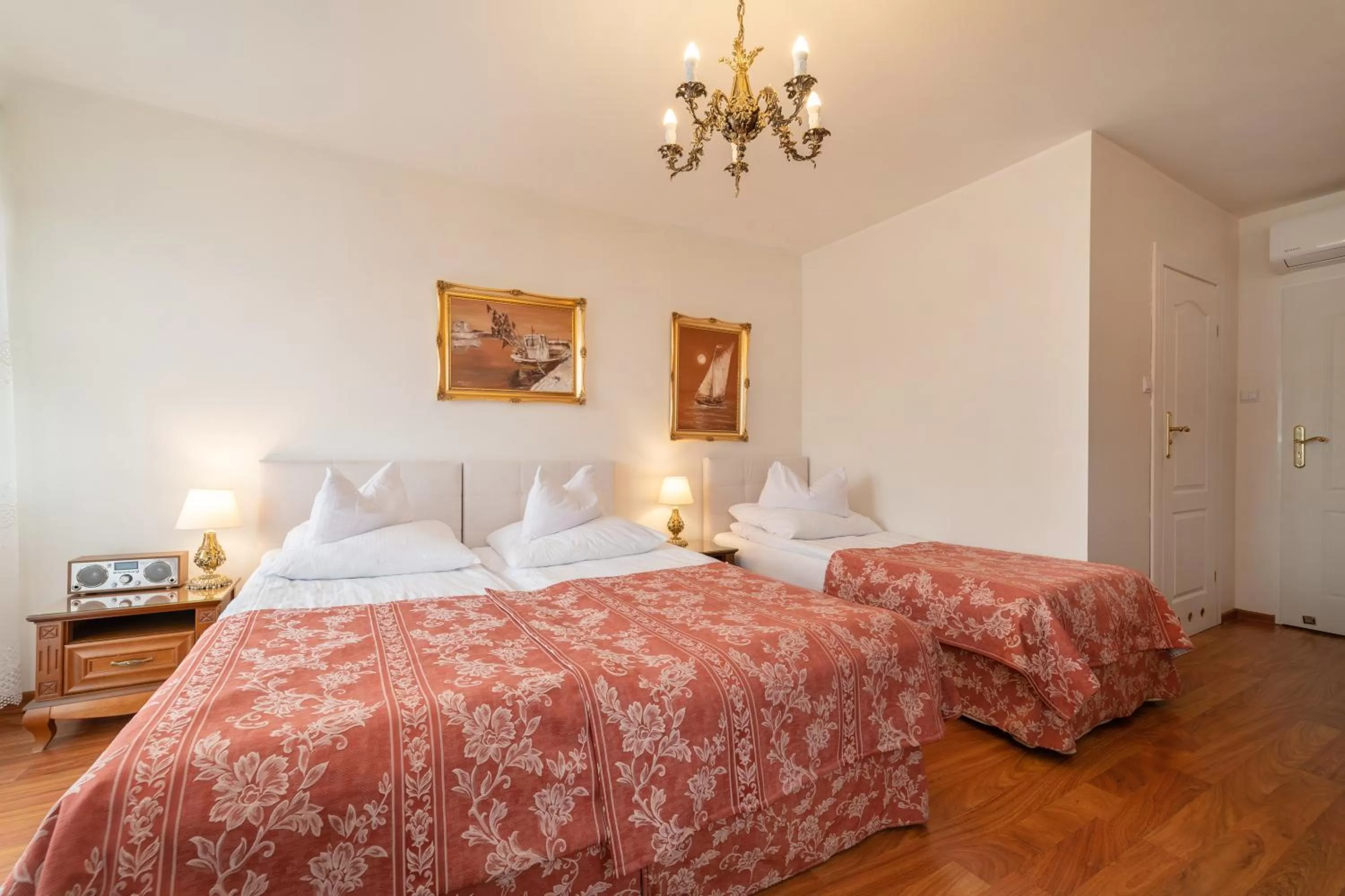 Bed in Pensjonat & Restauracja Admirał