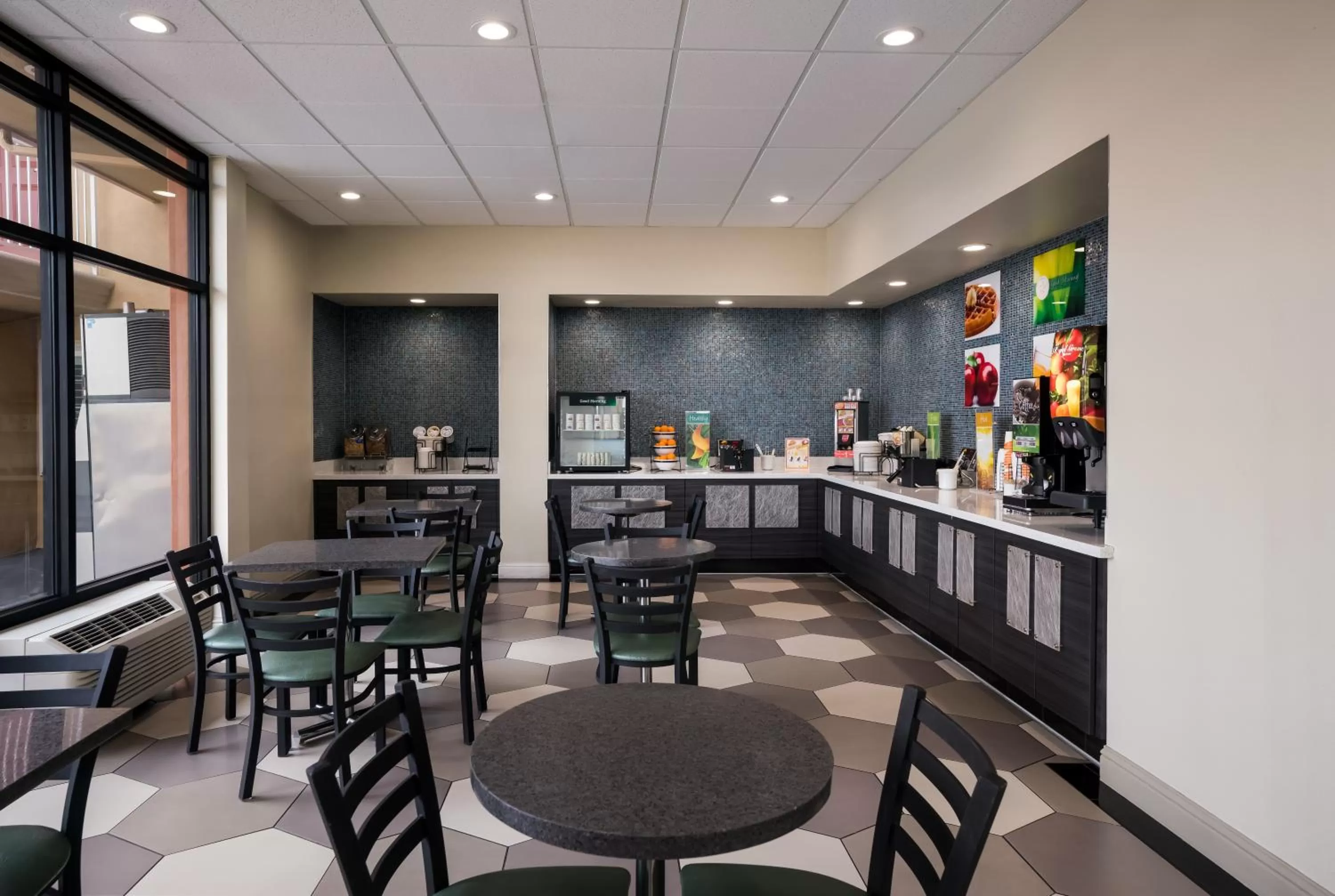 Food and drinks in Quality Inn Fairfield Napa Valley Area