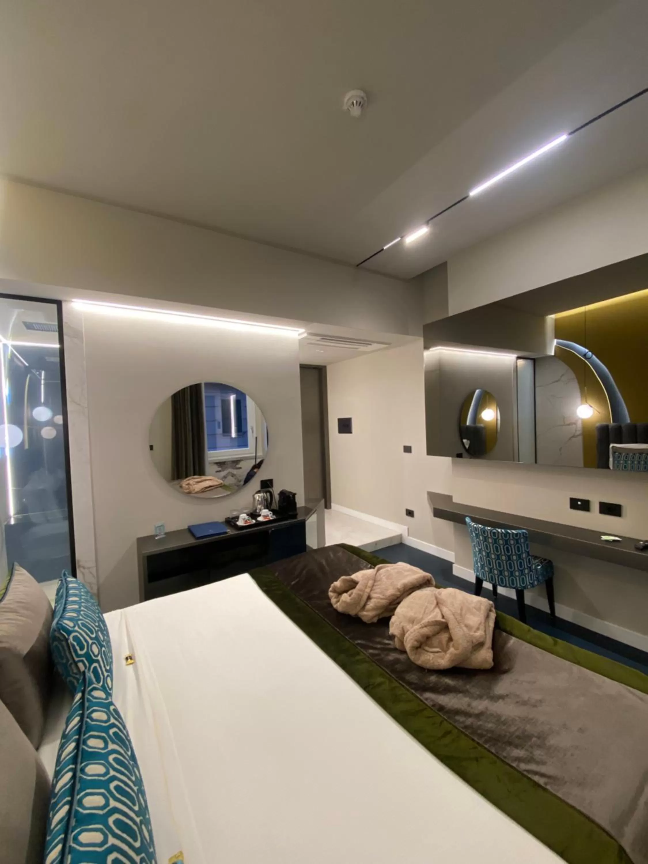 View (from property/room), Bed in Relais sul Mare Boutique Hotel