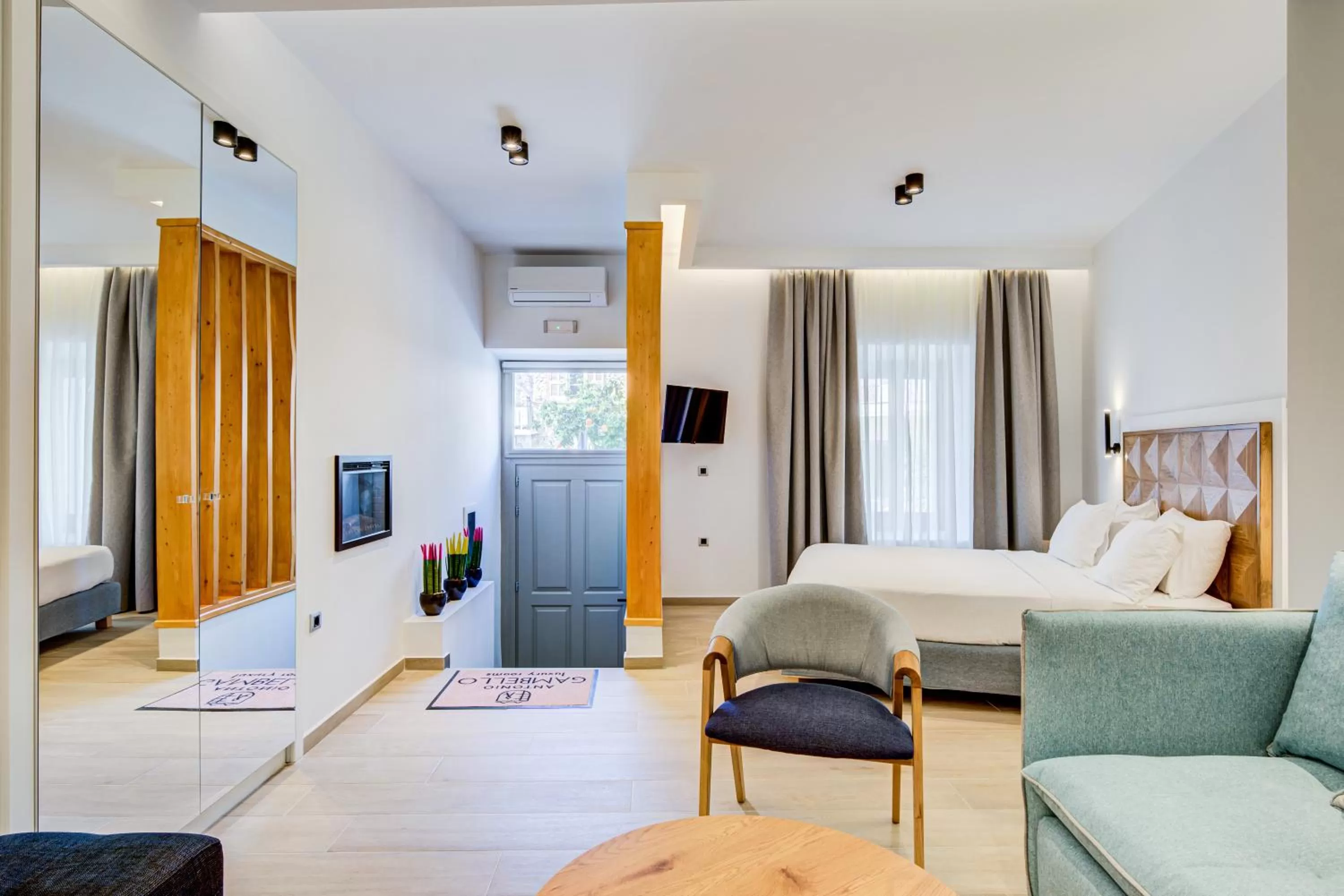 Living room, Bed in Gambello Luxury Rooms