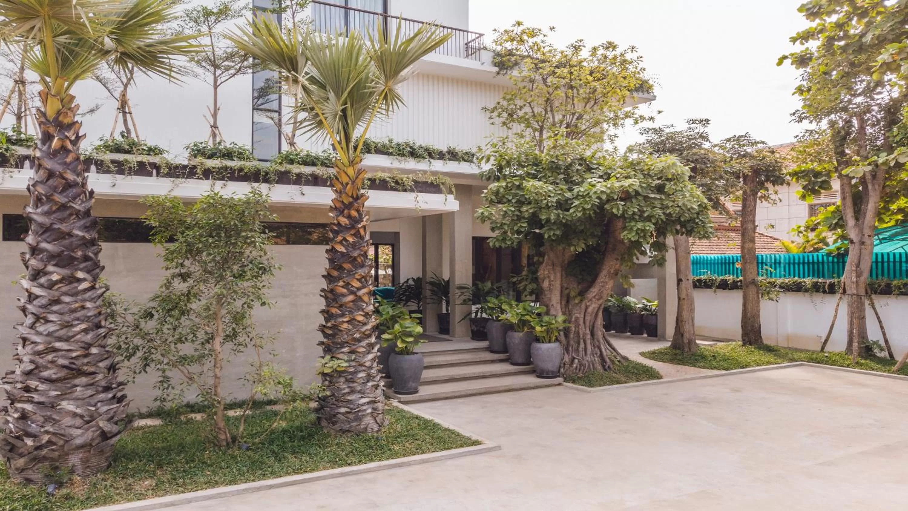 Facade/entrance in Angkor Aurora