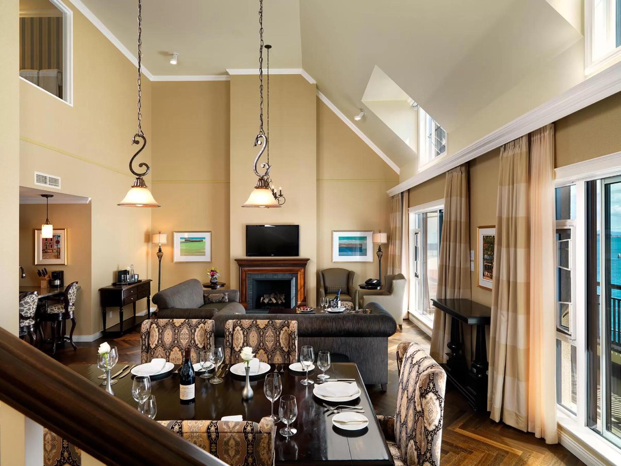 Living room in Oak Bay Beach Hotel