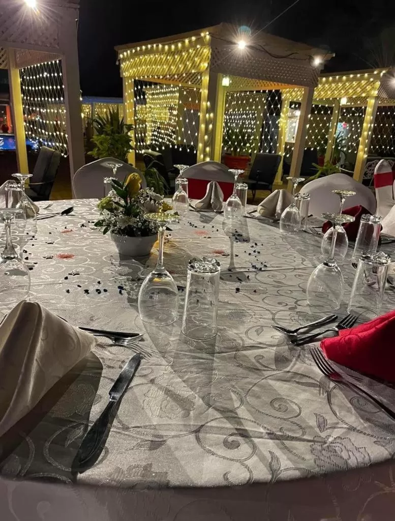 Restaurant/places to eat in Les Acacias Hotel Djibouti