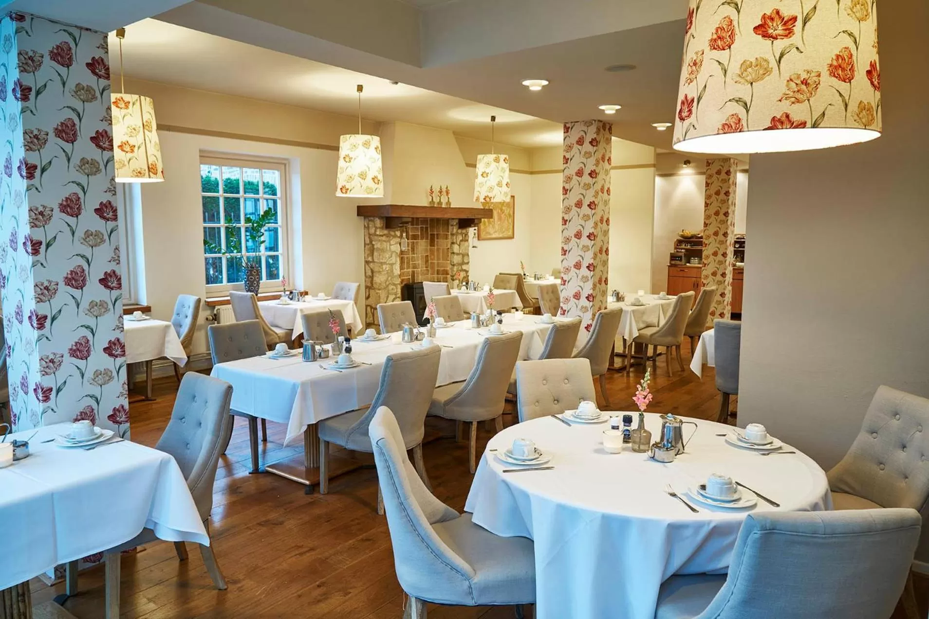 Restaurant/places to eat in Hotel Brull