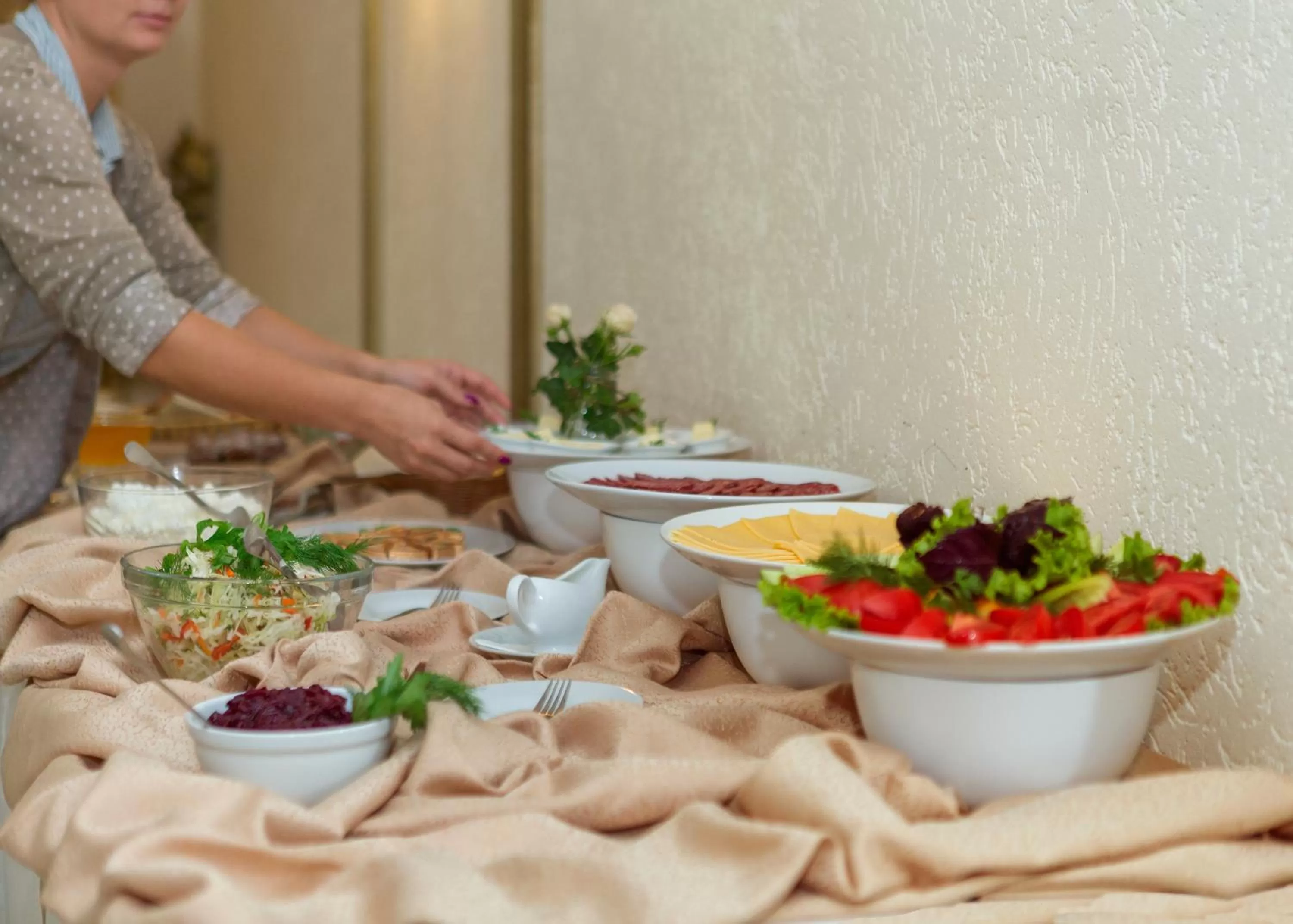Restaurant/places to eat in Lermontovskiy Hotel