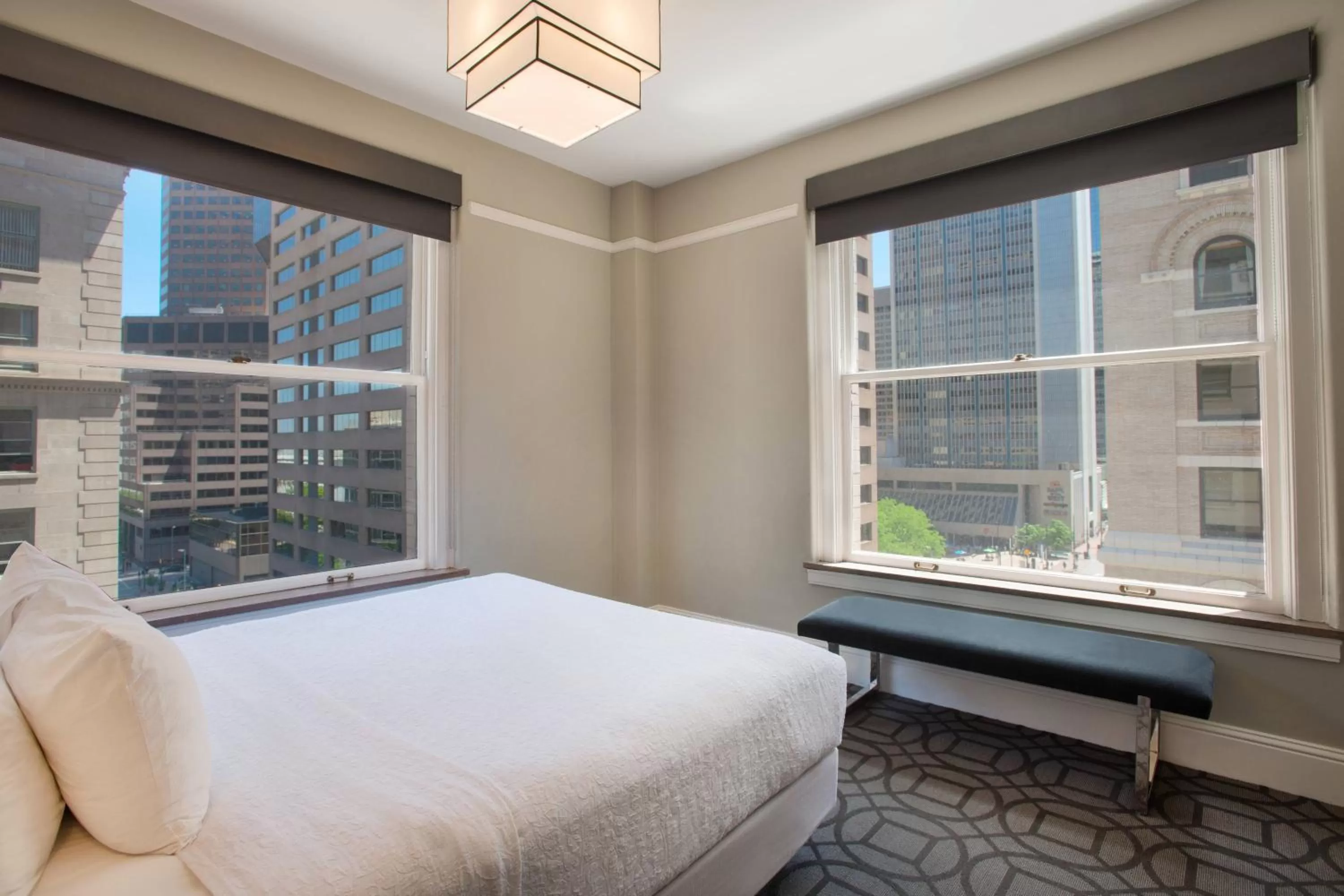 Bedroom, Bed in Magnolia Hotel Denver, a Tribute Portfolio Hotel