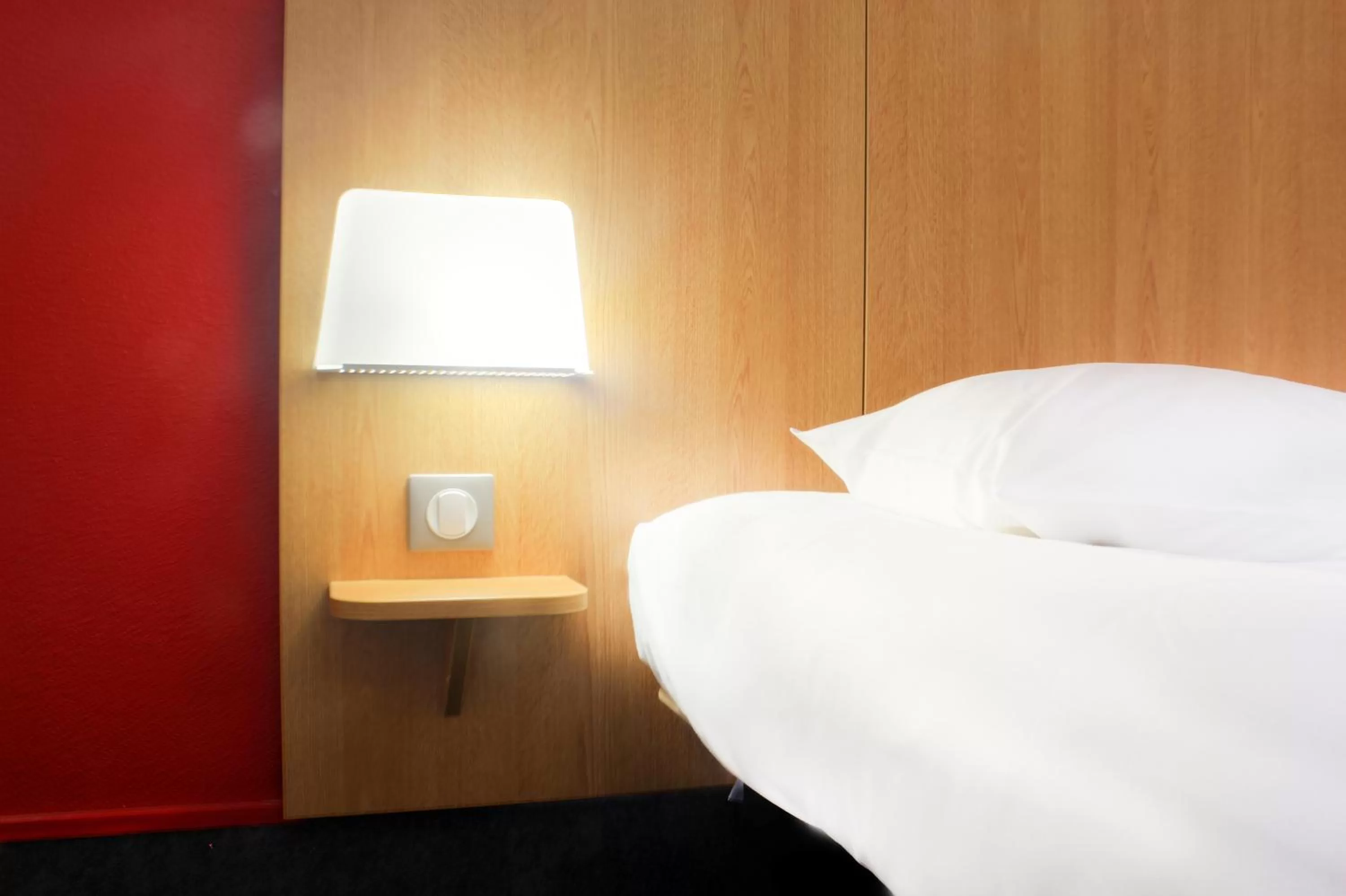 Bed in Hotel Inn design Vierzon