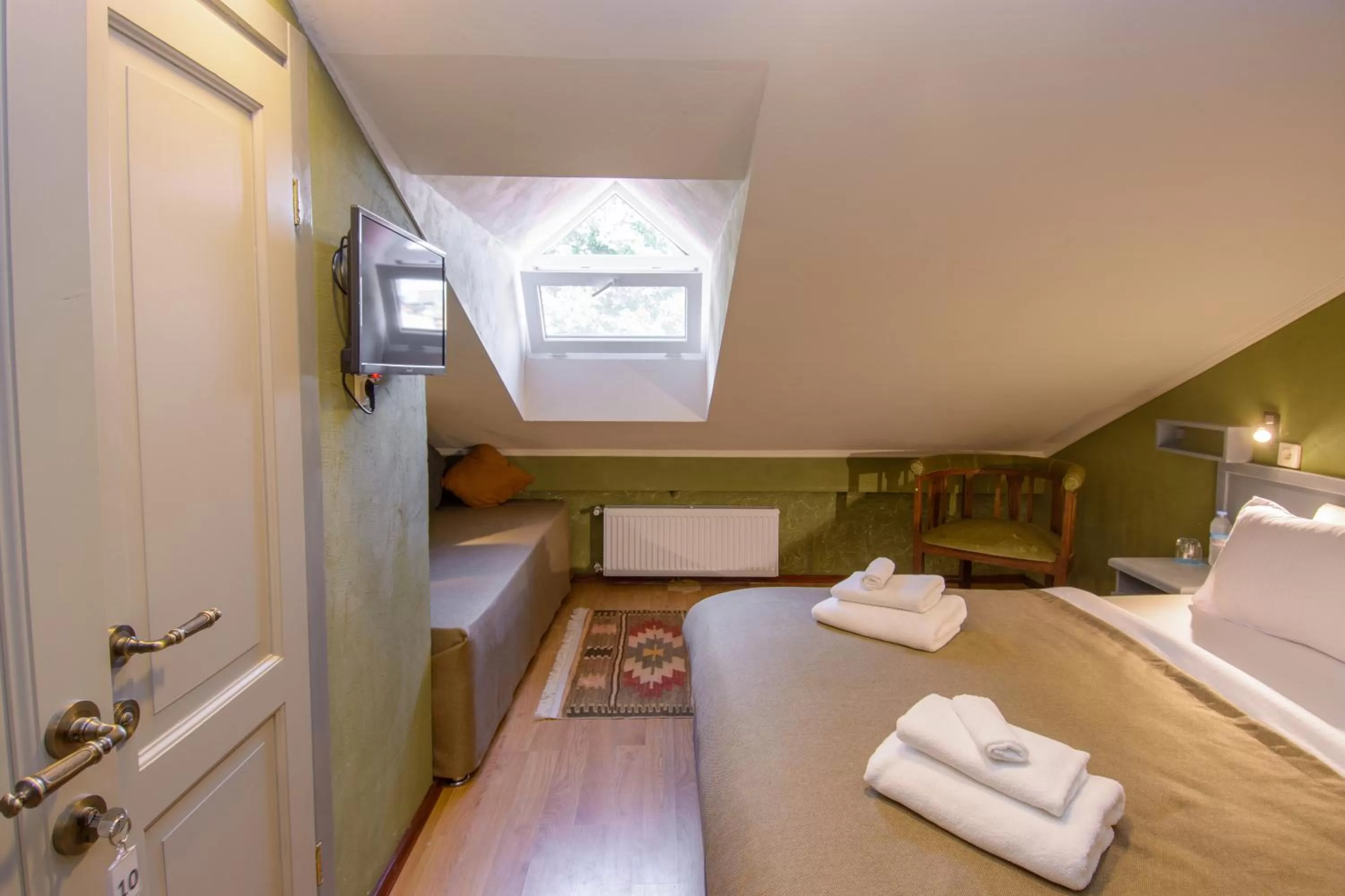 Bedroom, Bed in Kindli Hotel