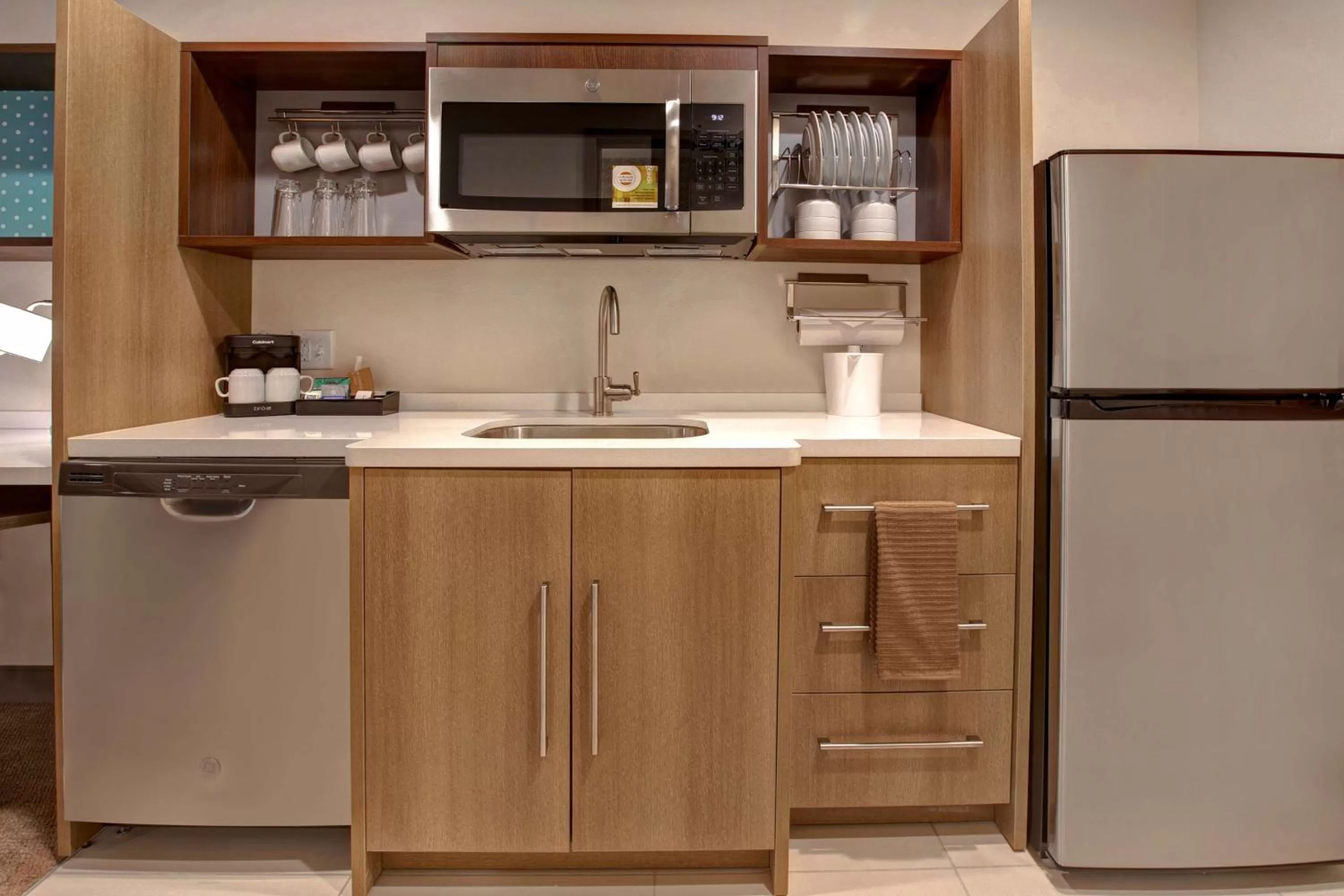 Kitchen or kitchenette in Home2 Suites By Hilton Loves Park Rockford